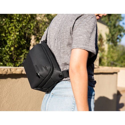 Peak Design Everyday Sling Bag 3L (Black) - Compact Camera Bag for DSLR & Mirrorless - Perfect for Travel, Hiking & Urban Commute