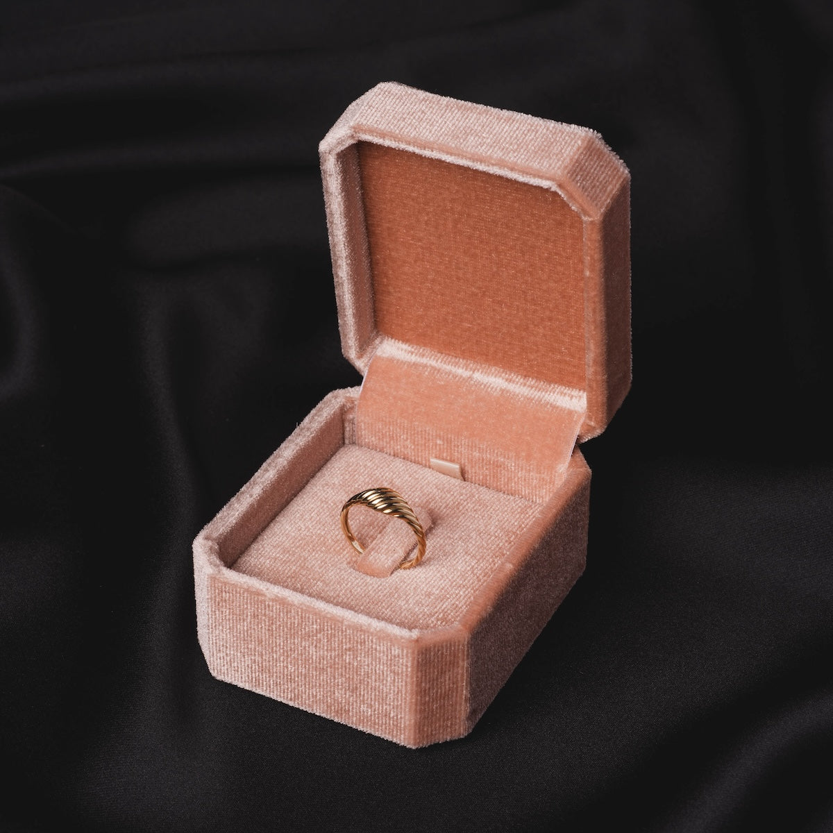 Luxury Velvet Jewelry Box for Rings, Earrings & Necklaces - Perfect for Gifts, Travel & Home Storage