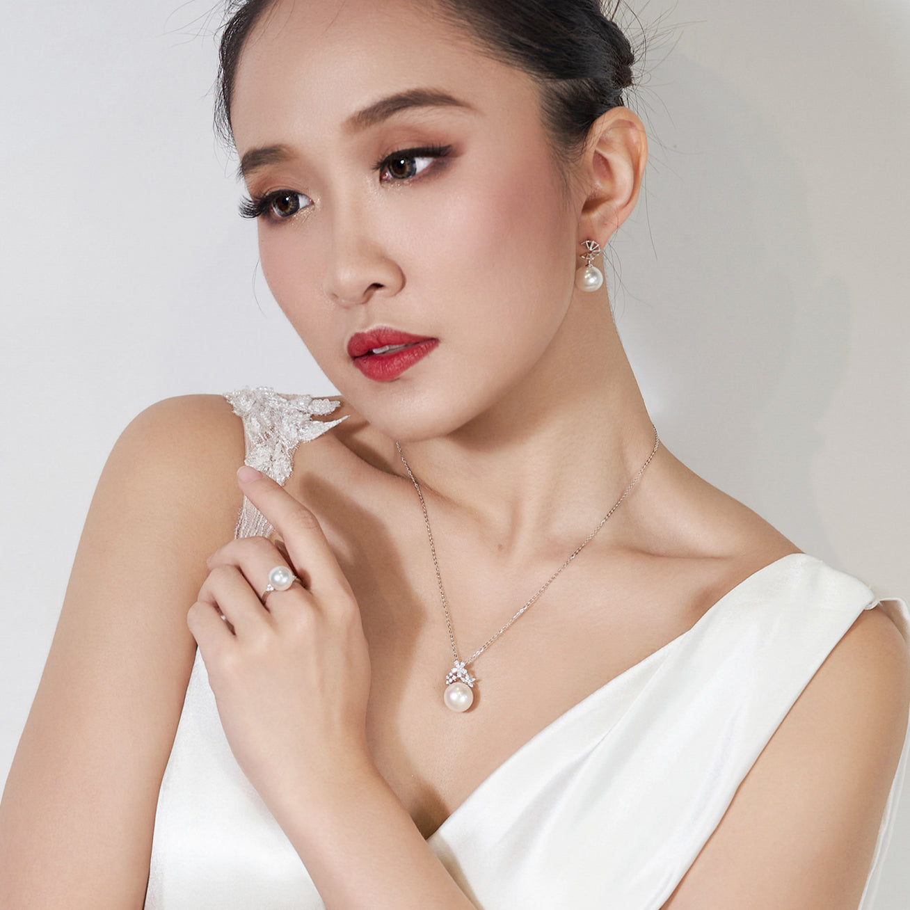 18K Solid Gold Edison Pearl Necklace KN00105 - Elegant Pearl Jewelry for Women, Perfect for Weddings, Anniversaries & Special Occasions