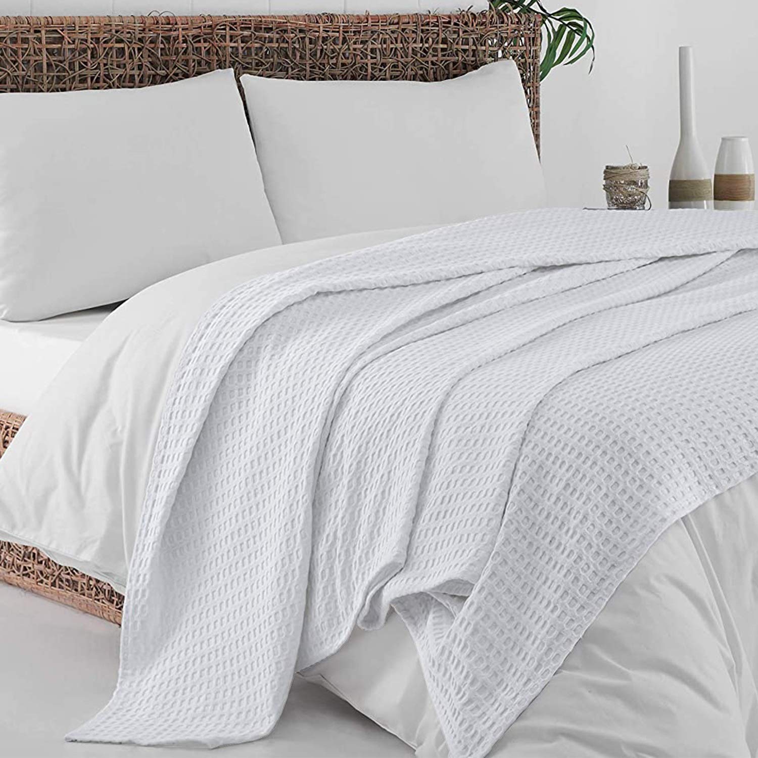 100% Cotton Waffle Weave Blanket Queen Size - All Season Soft Lightweight Breathable Bed Blanket - Hotel Quality Woven Blanket for Home, Dorm, or Travel - White