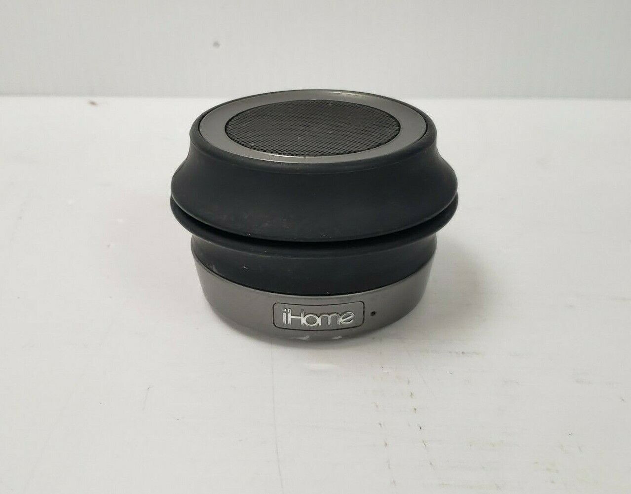 iHome IBT61 Bluetooth Speaker - Portable Wireless Speaker with Rich Bass, Long Battery Life, Perfect for Outdoor, Travel, and Home Use