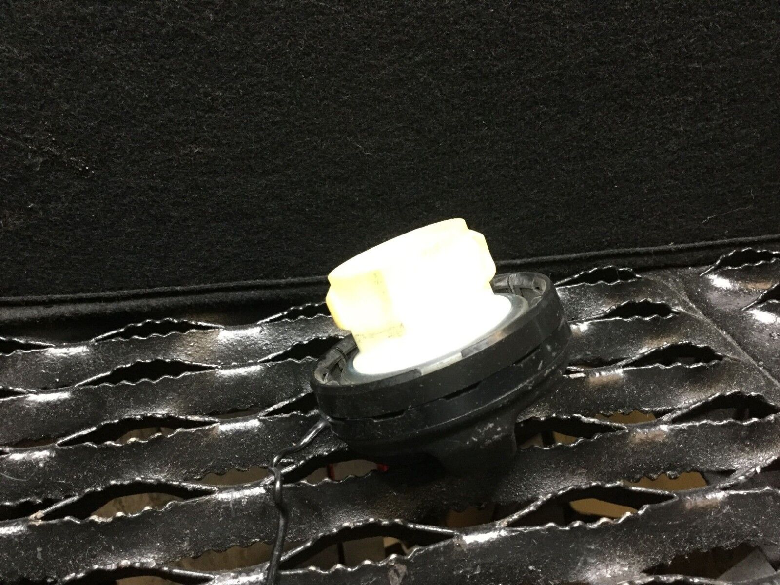 2004-2009 Toyota Prius OEM Fuel Tank Filler Cap Replacement - Perfect for Fuel System Maintenance & Repair
