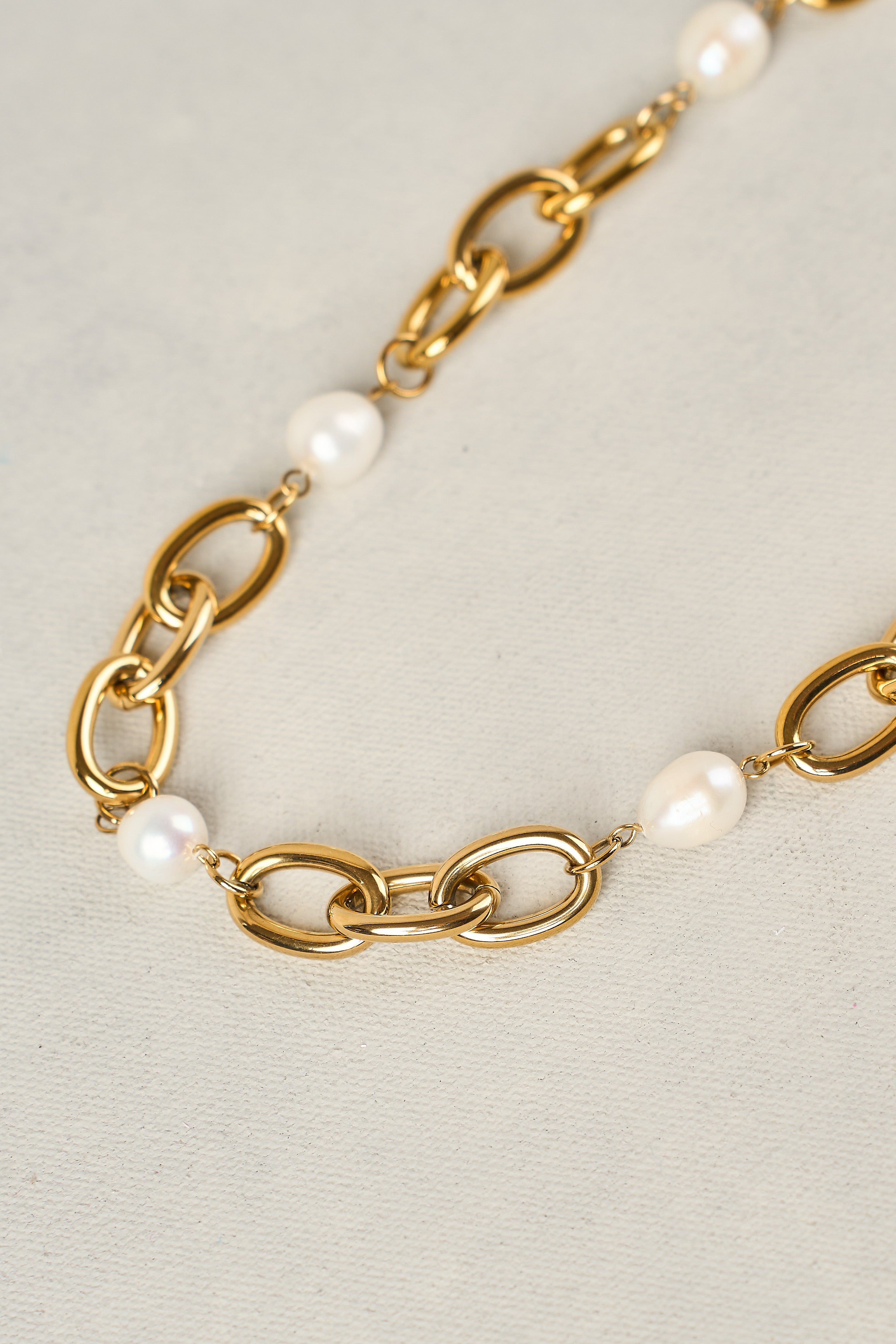 Elegant Pearl and Chain 2-in-1 Gold Necklace for Women - Perfect for Weddings, Parties & Special Occasions