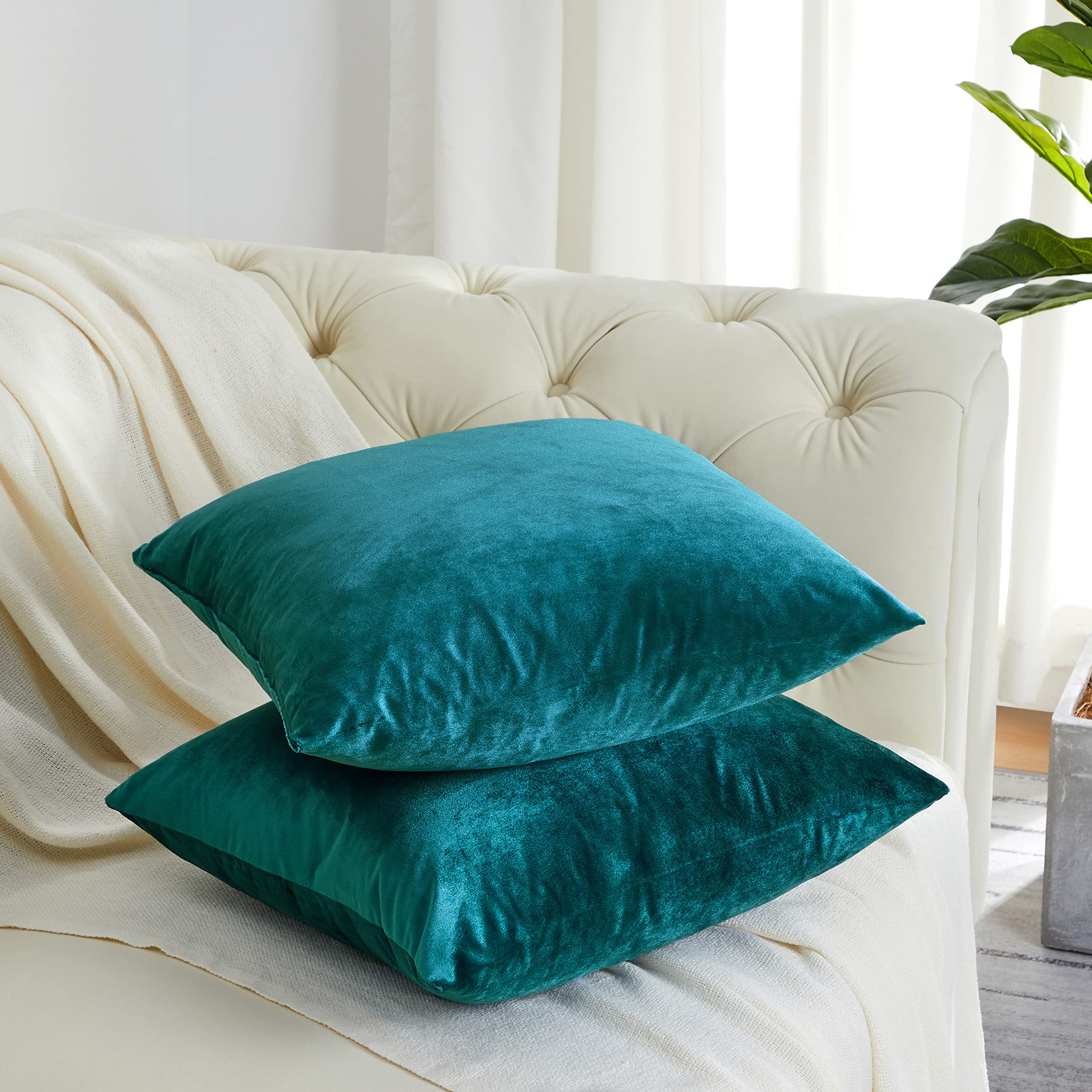 GIGIZAZA Velvet Throw Pillow Covers Set of 2 - 24x24 Inch Teal Peacock Green Sofa Cushion Covers for Living Room, Bedroom & Home Décor