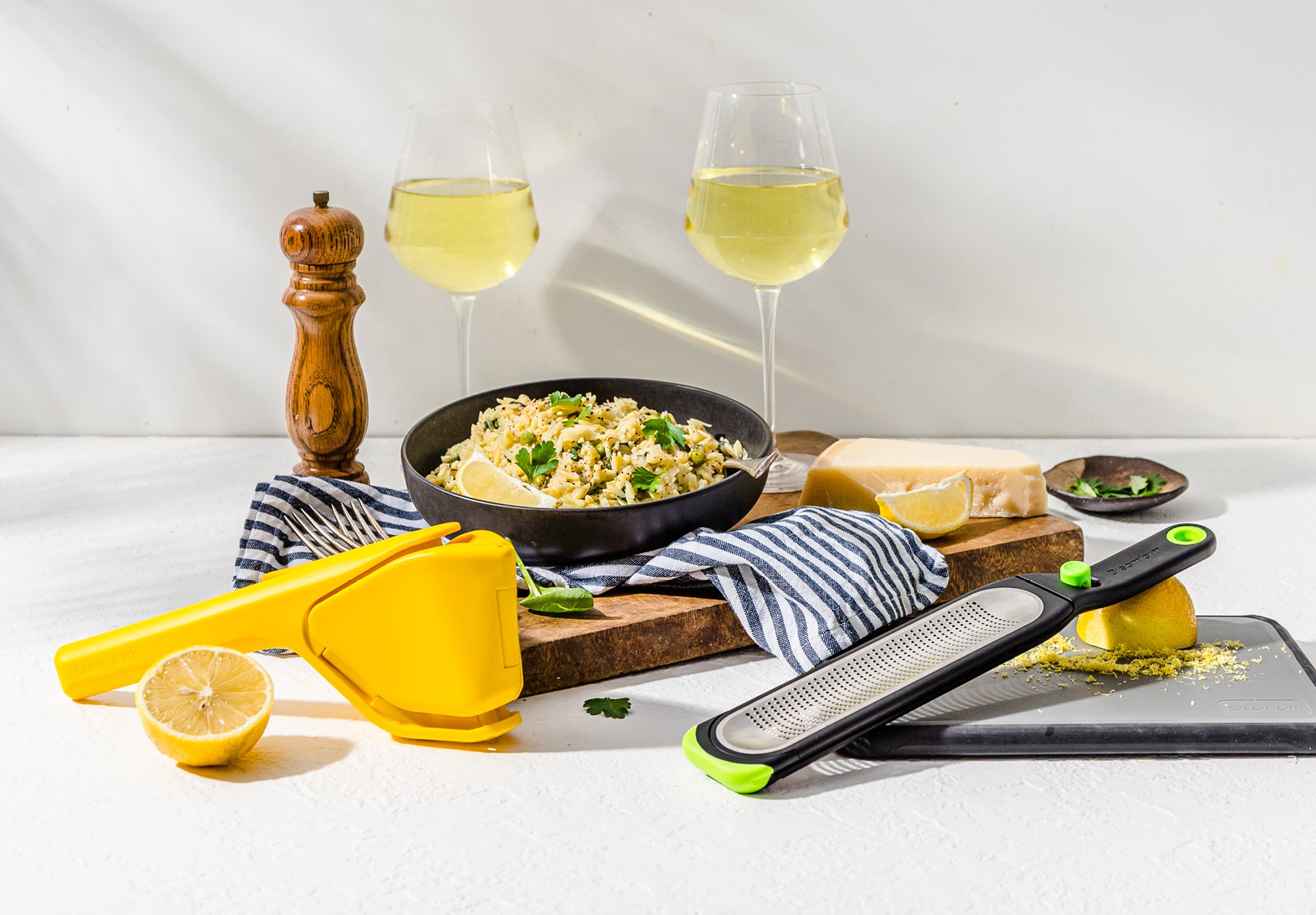 DreamFarm Ultimate Citrus Set - Premium Stainless Steel Lemon Squeezer & Citrus Juicer - Perfect for Fresh Lemonade, Cocktails & Cooking - Kitchen Gadget for Home & Bar Use