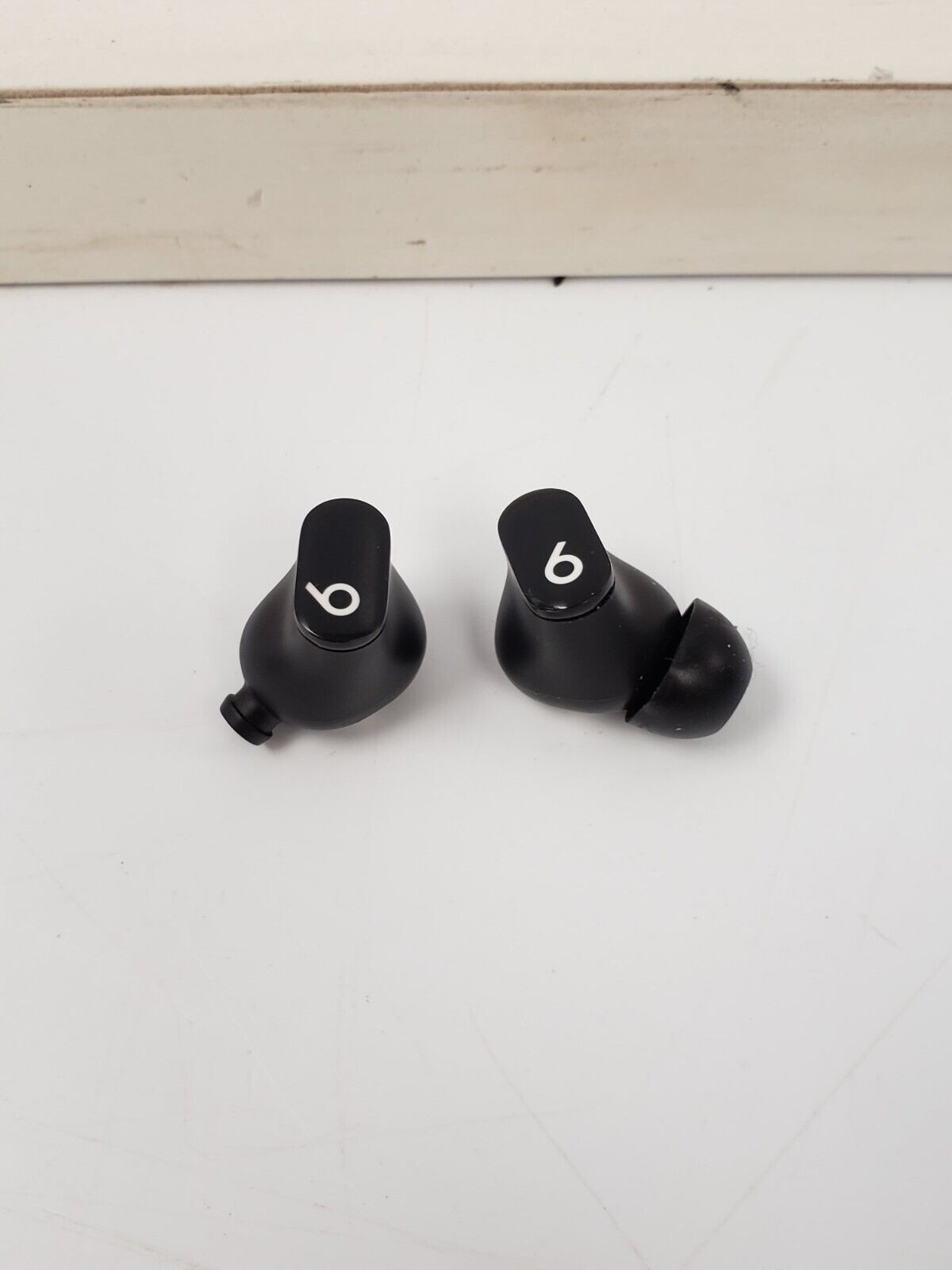 Beats A2514 Wireless Earbuds - Bluetooth 5.0 in-Ear Headphones with Mic, 12H Playtime for Running, Gym & Commuting