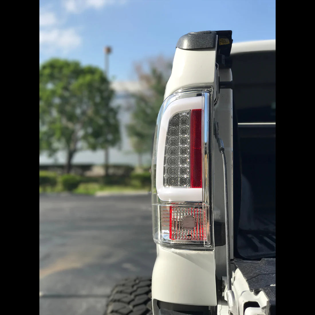 Ford Super Duty 2008-2016 F250 F350 F450 F550 LED Tail Lights - Clear Lens - Upgrade for Enhanced Visibility & Style (Perfect for Off-Roading, Towing & Night Driving)