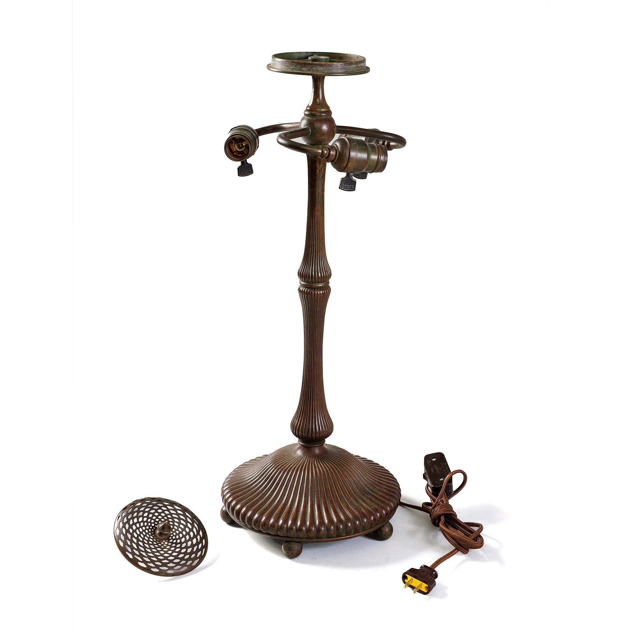 Tiffany Studios New York Poinsettia Table Lamp - Stained Glass Art Deco Home Decor for Living Room, Bedroom & Office Lighting