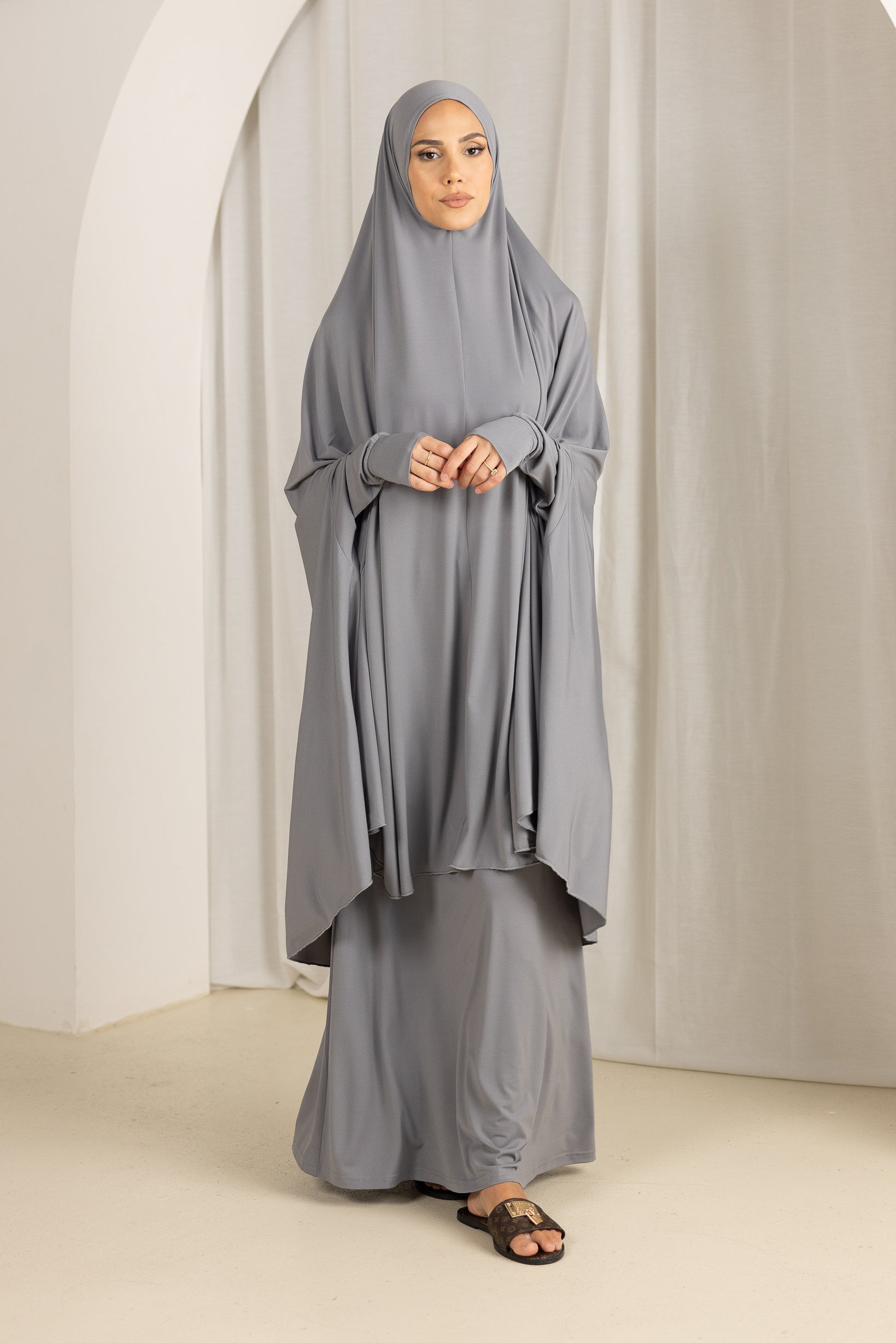 Premium Jilbab Prayer Set in Elegant Shades of Grey - Perfect for Muslim Women's Daily Prayers, Mosque Visits & Religious Ceremonies