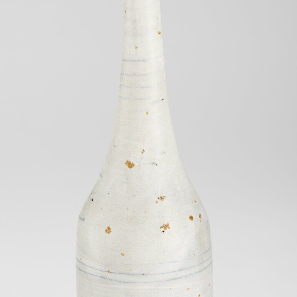 Cyan Design 11409 Gannet Vase - Medium Off White Ceramic Vase for Home Decor, Wedding Centerpiece & Floral Arrangements