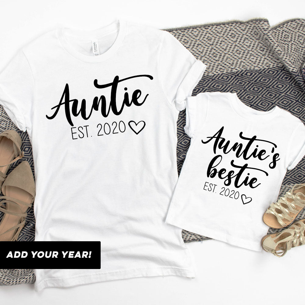 Personalized Bella Script White T-Shirts for Women - Custom Auntie & Bestie Gift - Perfect for Birthdays, Family Reunions & Matching Outfits