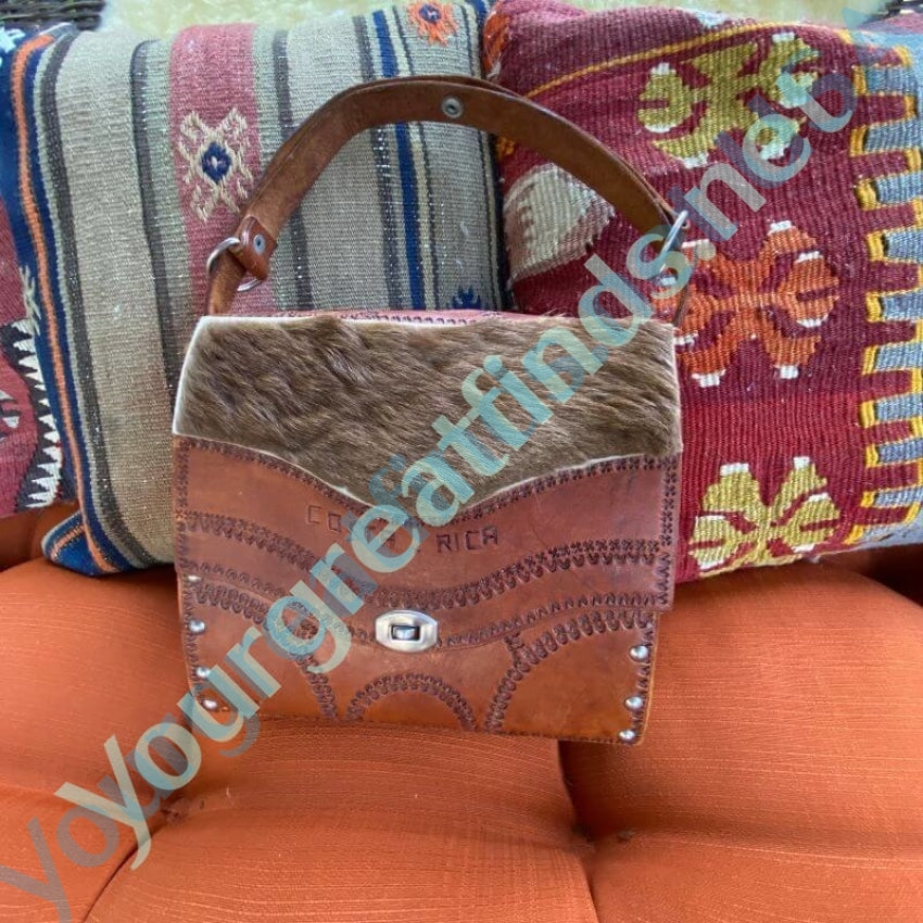 Vintage Costa Rica Leather and Wood Turn Lock Handbag - Stylish Crossbody Purse for Women, Boho Chic Travel Bag for Everyday Use & Weekend Getaways