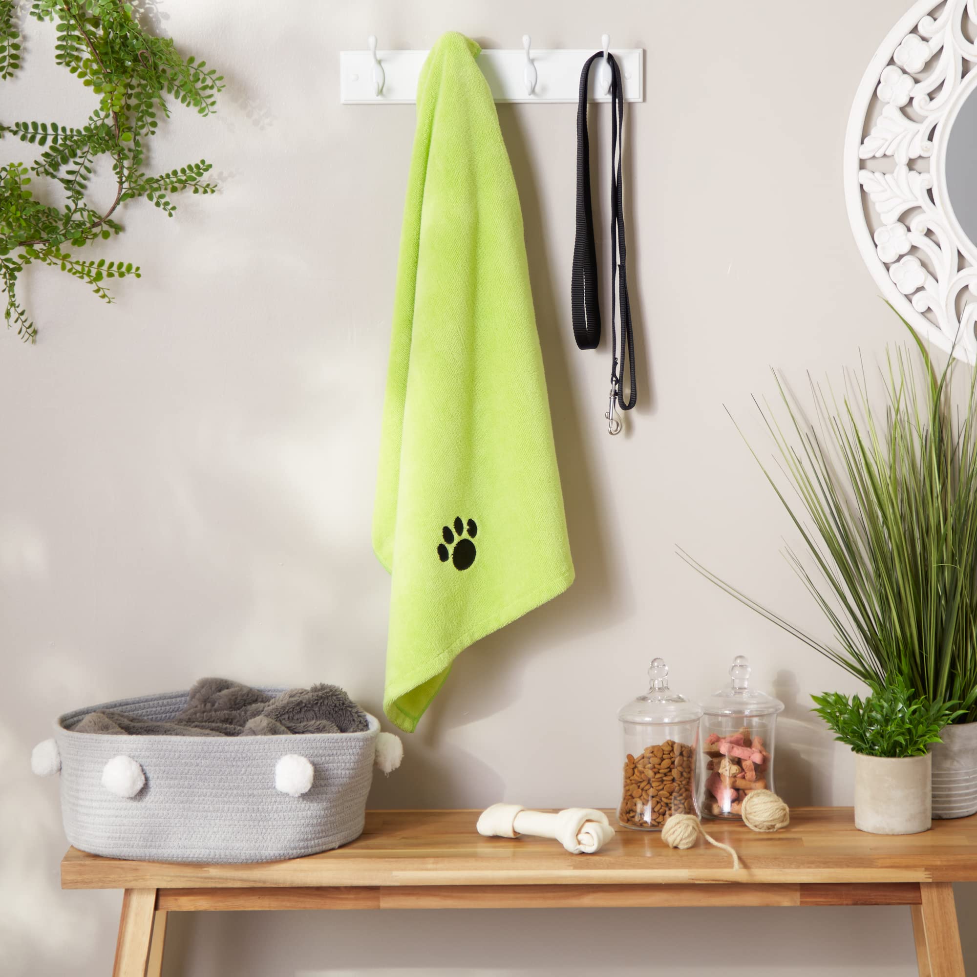 Premium Absorbent Microfiber Pet Grooming Towel - X-Large 41x23.5 Inches, Super Soft & Quick-Drying for Dogs & Cats, Lettuce Green - Perfect for Bath Time, Grooming & Post-Walk Drying