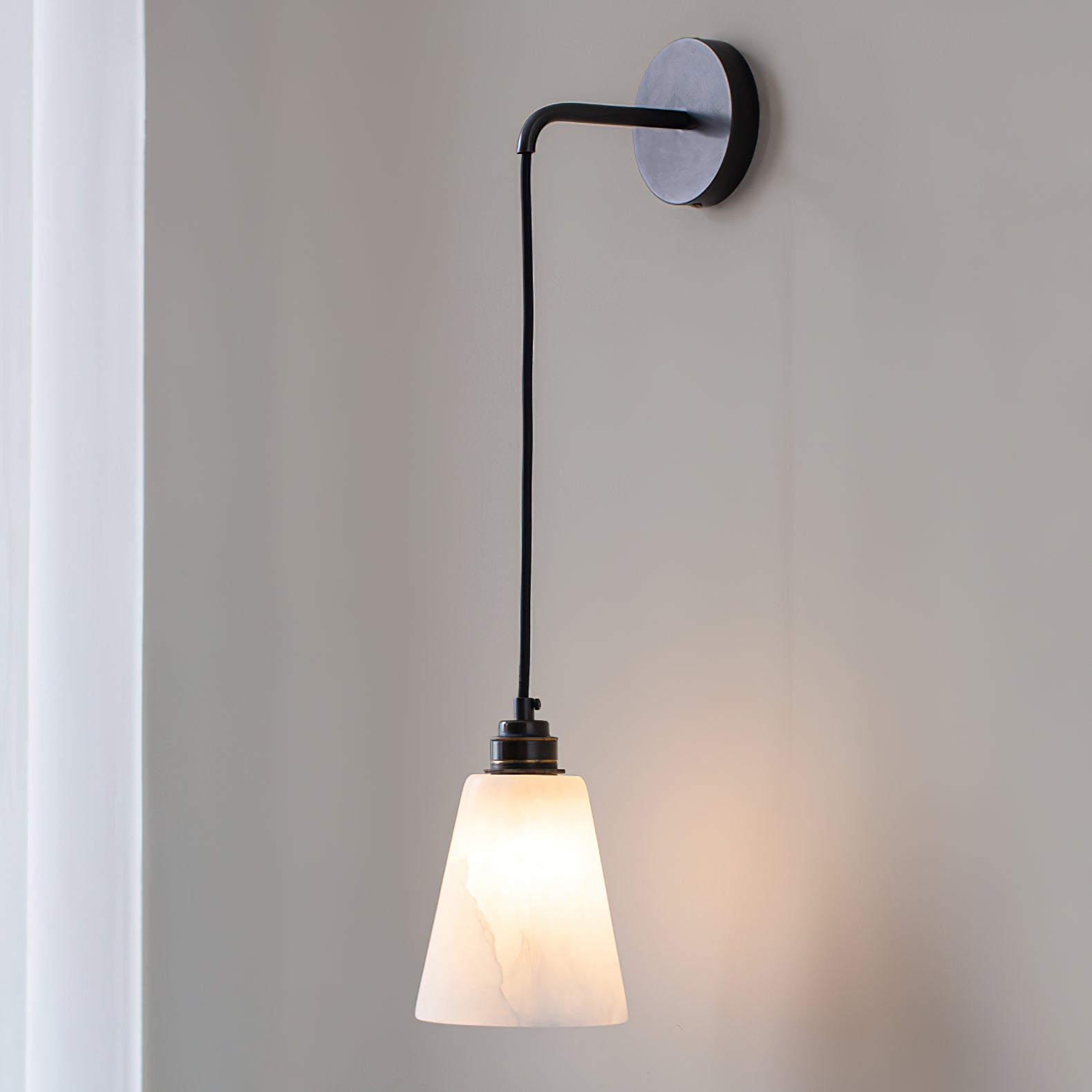 Droplet Alabaster Wall Lamp - Elegant Handcrafted Stone Light Fixture for Living Room, Bedroom & Hallway Decor