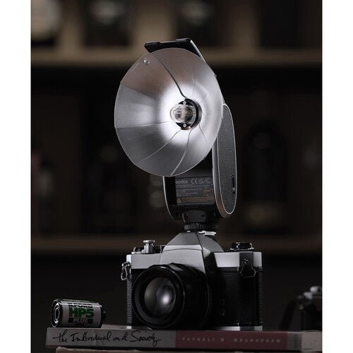 Godox Lux Senior Retro Camera Flash - Vintage Style Flash for DSLR & Mirrorless Cameras - Perfect for Photography, Weddings & Portraits (Dark Green)