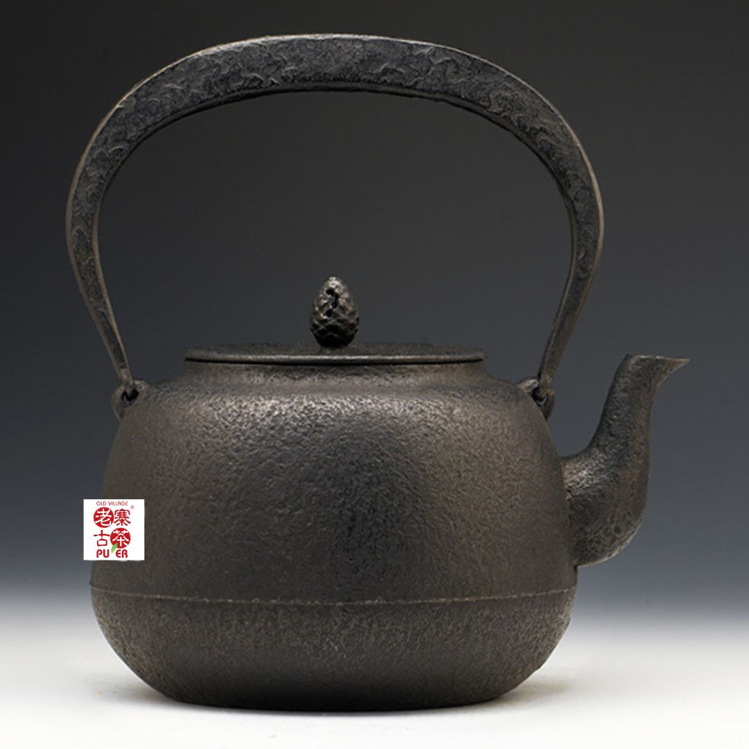Premium Japanese Nanbu Tetsubin Iron Teapot - Koizumi Nizaemon 11th Generation Kokonoe Gata Cast Iron Kettle with Authentic Gift Box - Perfect for Traditional Tea Ceremonies & Home Brewing