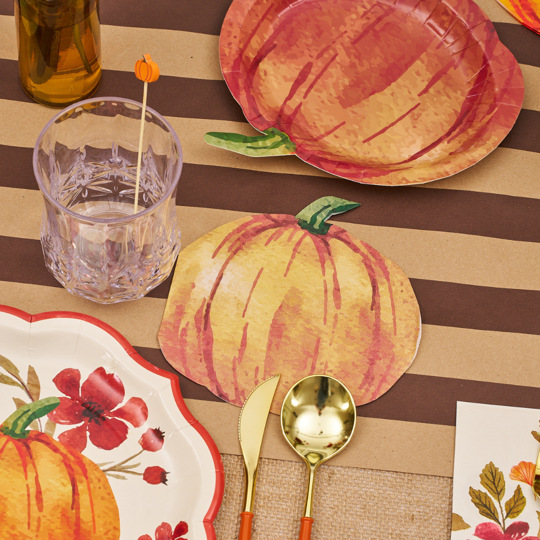 Autumn Foliage Table Setting - Fall Leaf Decor for Thanksgiving & Holiday Dining - Perfect for Seasonal Centerpieces & Home Decor