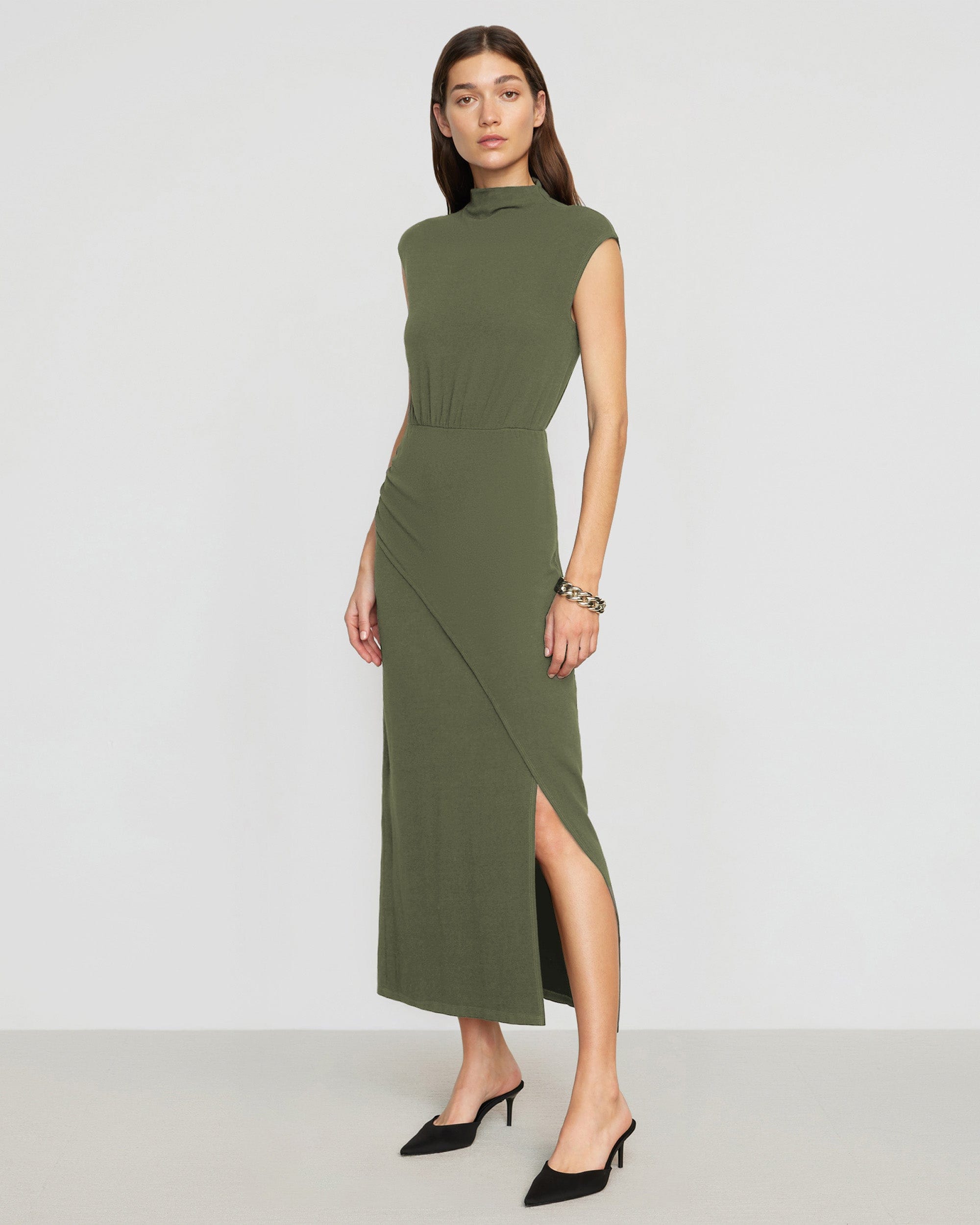 Elegant Yimei Mock Neck Side Slit Dress for Women - Chic Party & Evening Wear - Perfect for Date Night, Cocktail Events & Special Occasions