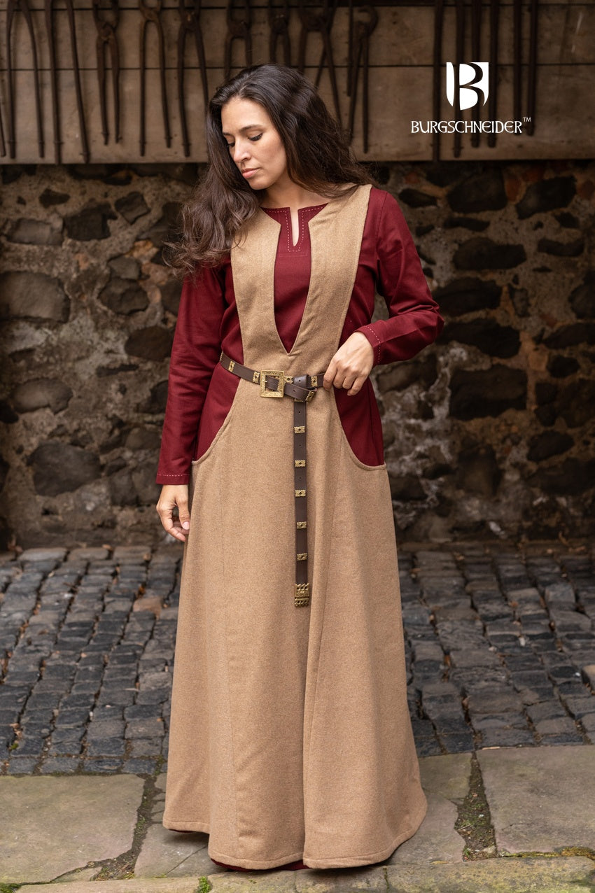 Premium Surcoat Ivrea Camel - Stylish & Comfortable Outerwear for Medieval Reenactments, Renaissance Fairs & Cosplay Events
