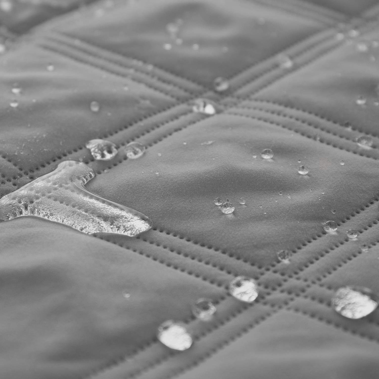 Ameritex Waterproof Dog Bed Cover - Non-Slip Pet Blanket Protector for Furniture, Couch & Sofa - Perfect for Indoor Use, Travel & Car Rides
