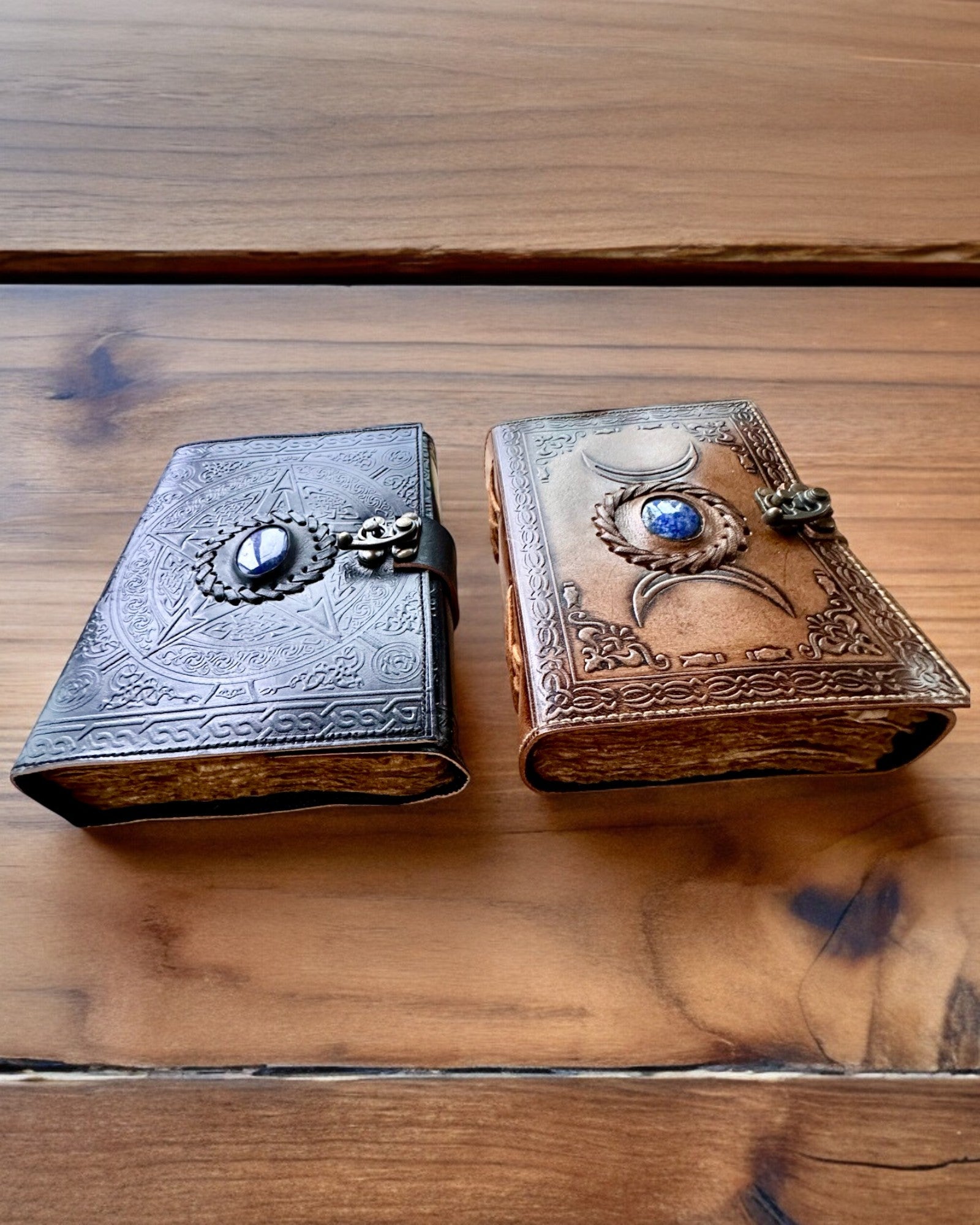 Premium Leather Journal - Antique Design Notebook with 200 Pages, 2 Style Options & Custom Engraving for Writing, Sketching & Gift Giving