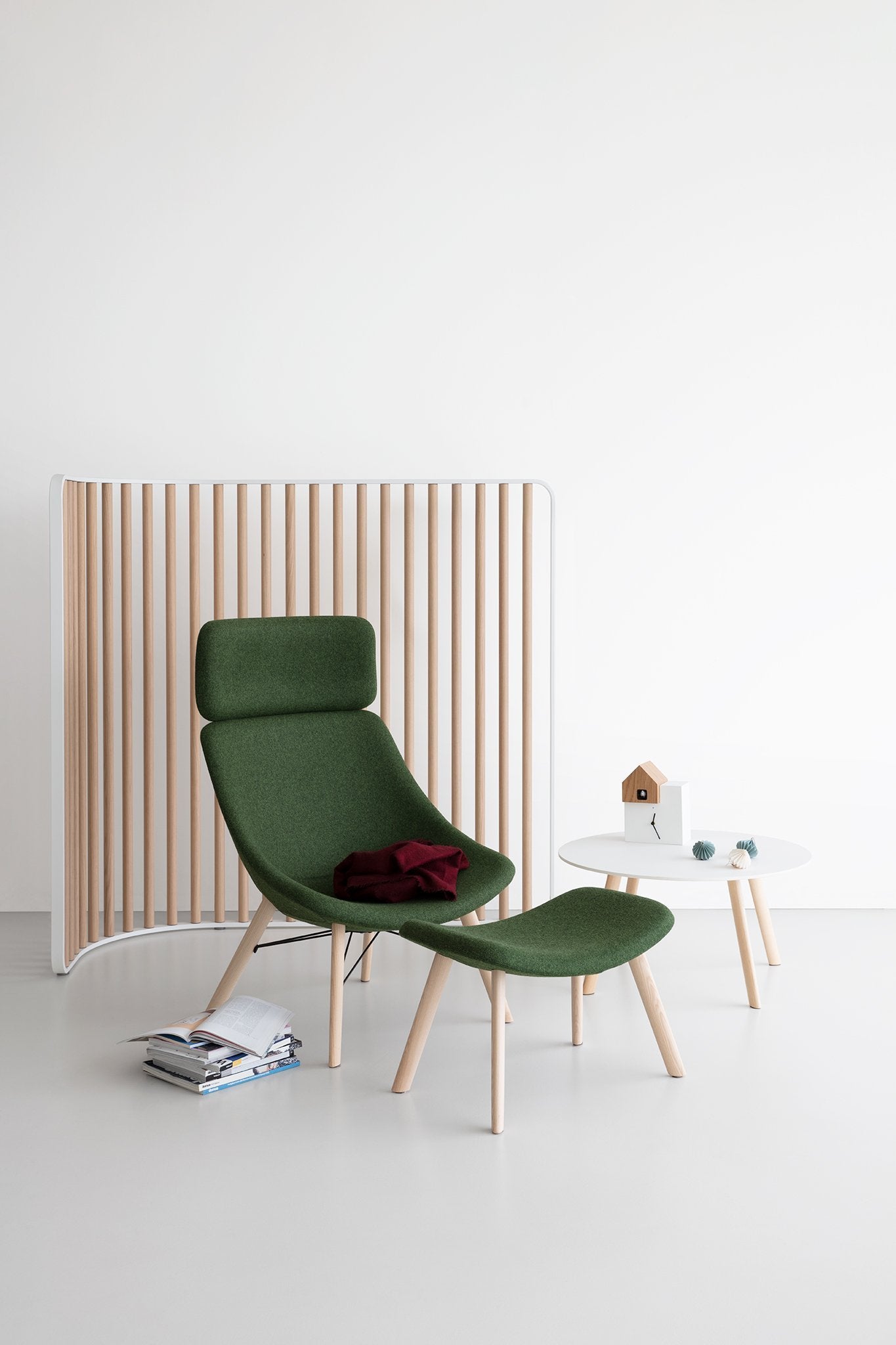 Lapalma Auki S115P Modern Lounge Chair - Mid-Century Design, Ergonomic Comfort for Living Room, Office & Lounge Areas - Perfect for Relaxing, Reading & Entertaining Guests
