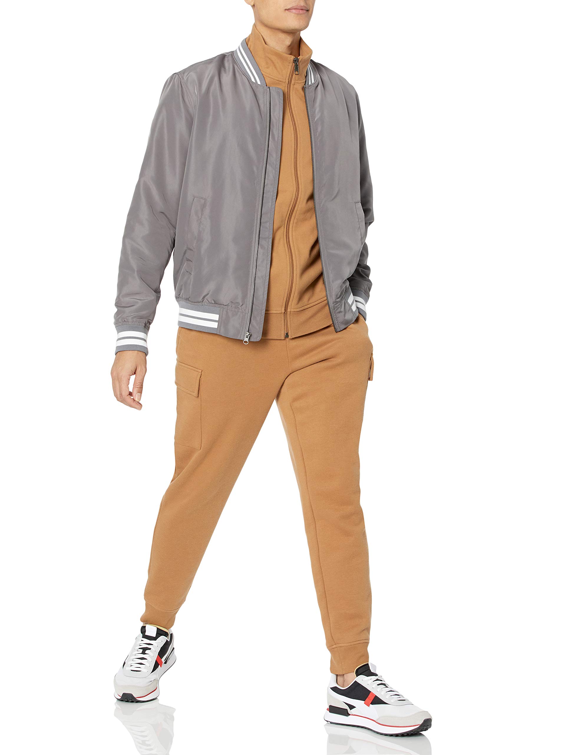 Amazon Essentials Men's Fleece Cargo Jogger Sweatpants - Comfortable Casual Workout Pants for Gym, Lounge & Outdoor Activities