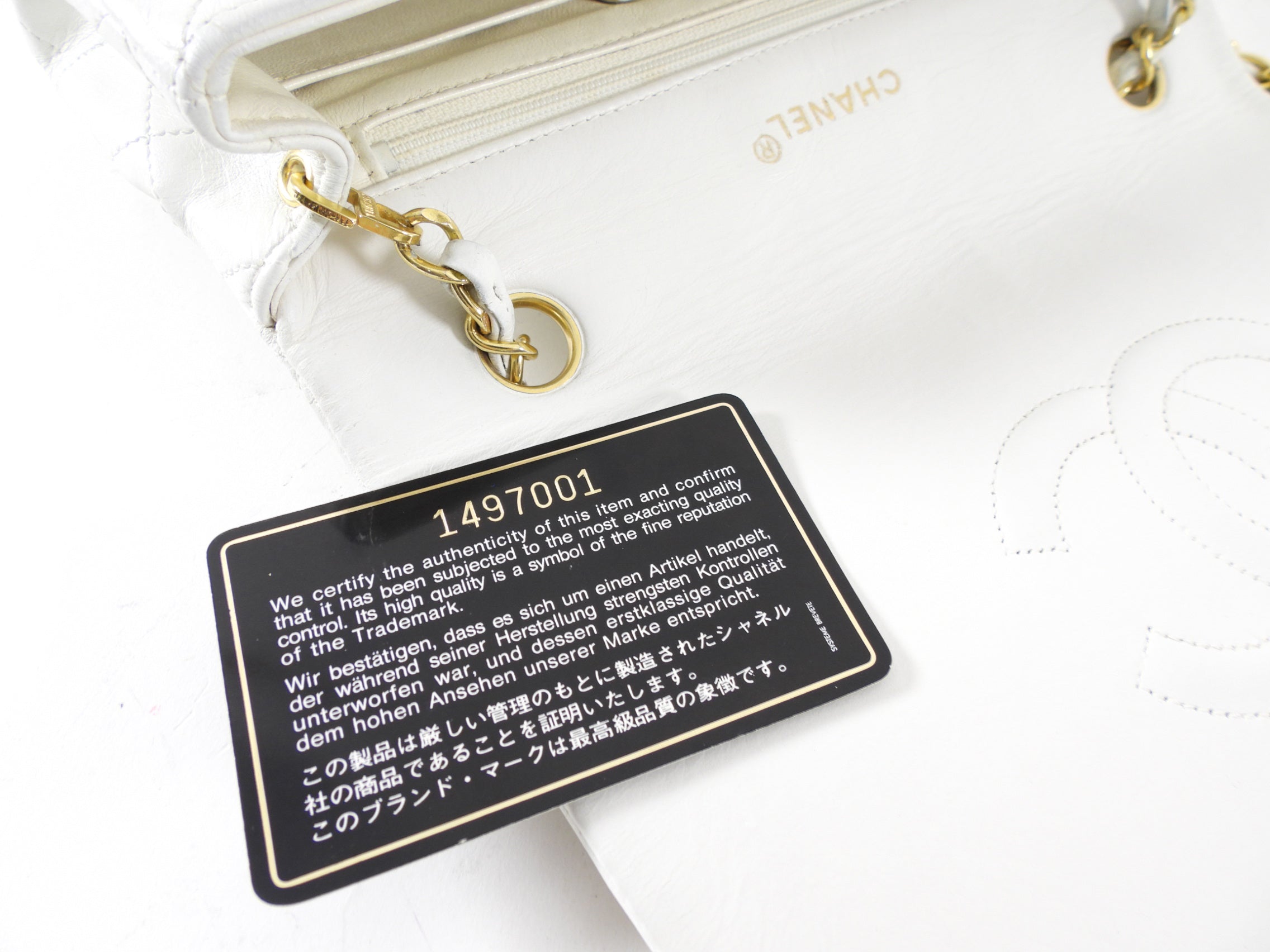 Vintage Chanel 1989 White Classic Medium Double Flap Bag - Authentic Luxury Handbag for Women, Perfect for Evening Events & Special Occasions