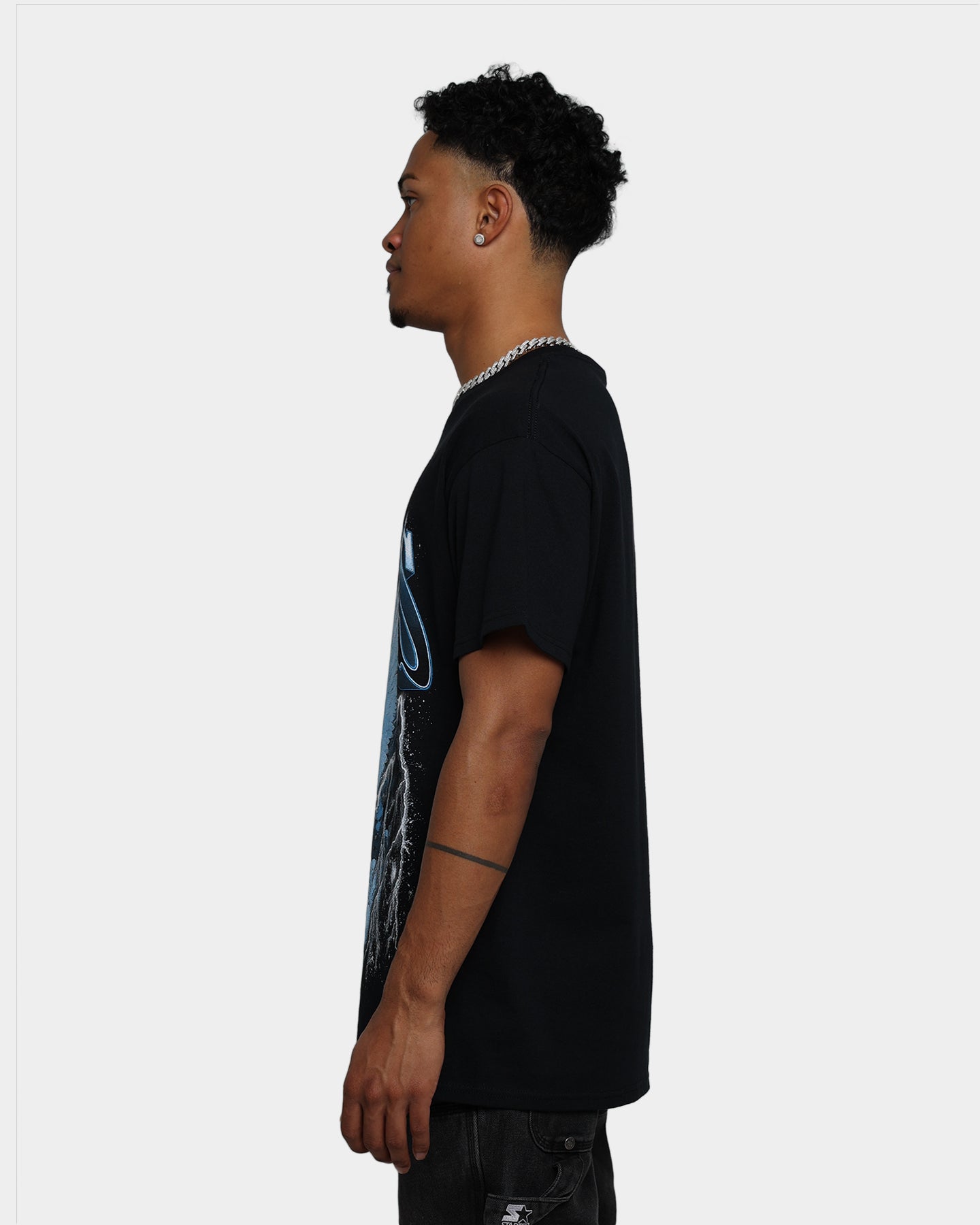 Vintage Pegasus Graphic T-Shirt for Men & Women - Soft Cotton Black Tee - Perfect for Casual Wear, Street Style & Retro Fashion
