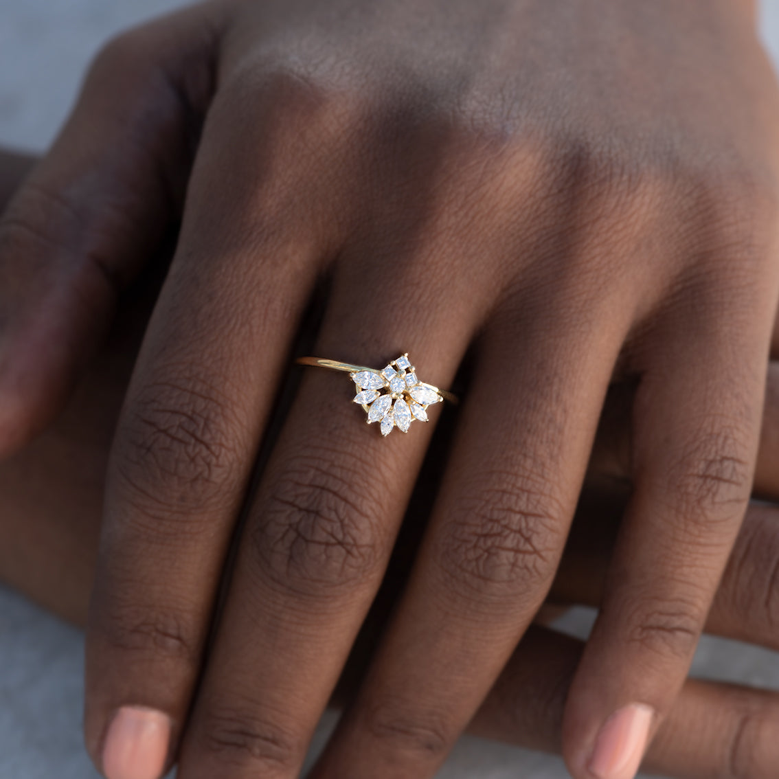 Exquisite Diamond Snowflake Ring for Women - Elegant 14K White Gold Christmas Gift for Her - Perfect for Holidays, Weddings & Special Occasions