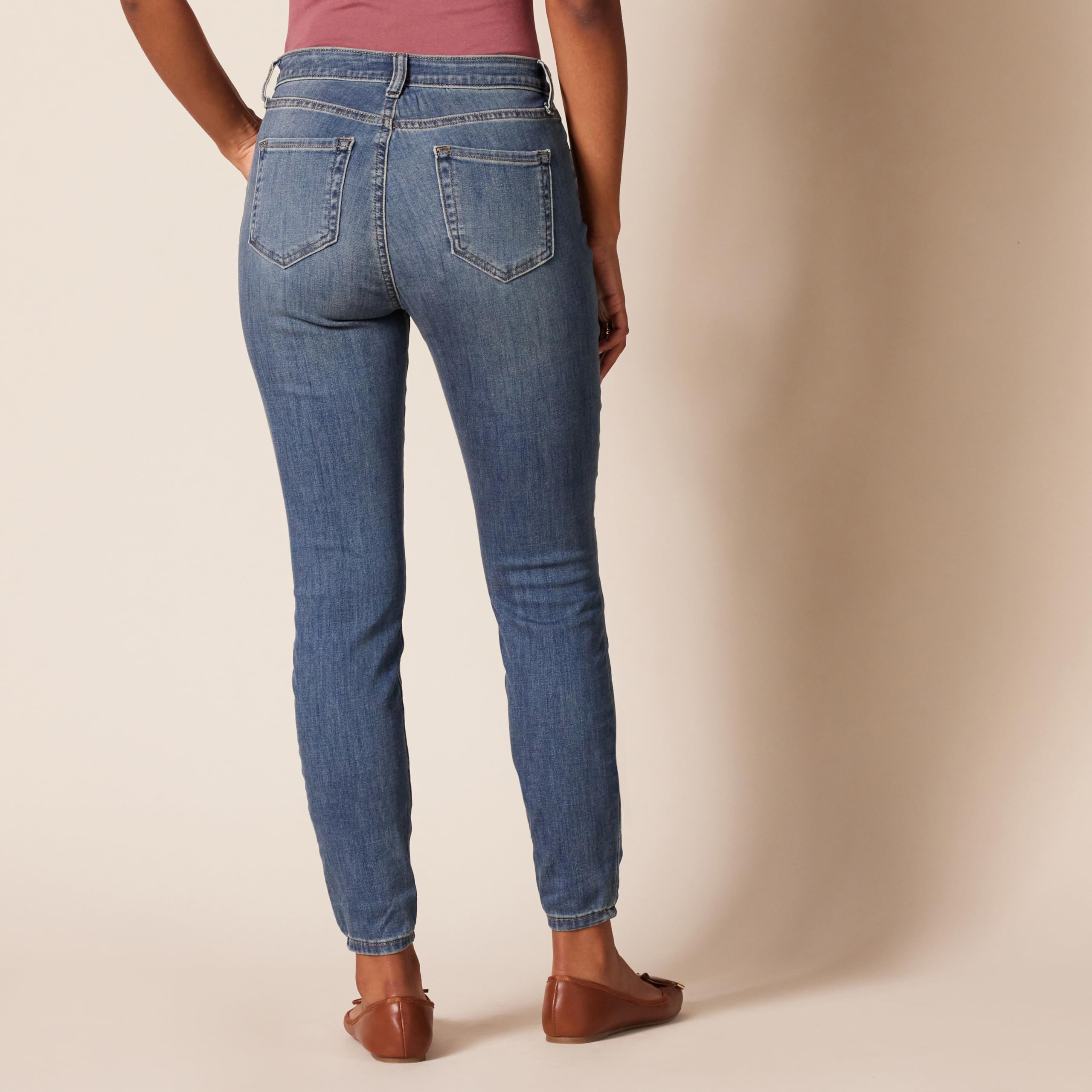 Amazon Essentials Women's Mid Rise Curvy Skinny Jeans - Stretch Denim Pants for Petite to Plus Size | Perfect for Work, Casual Outfits & Everyday Wear