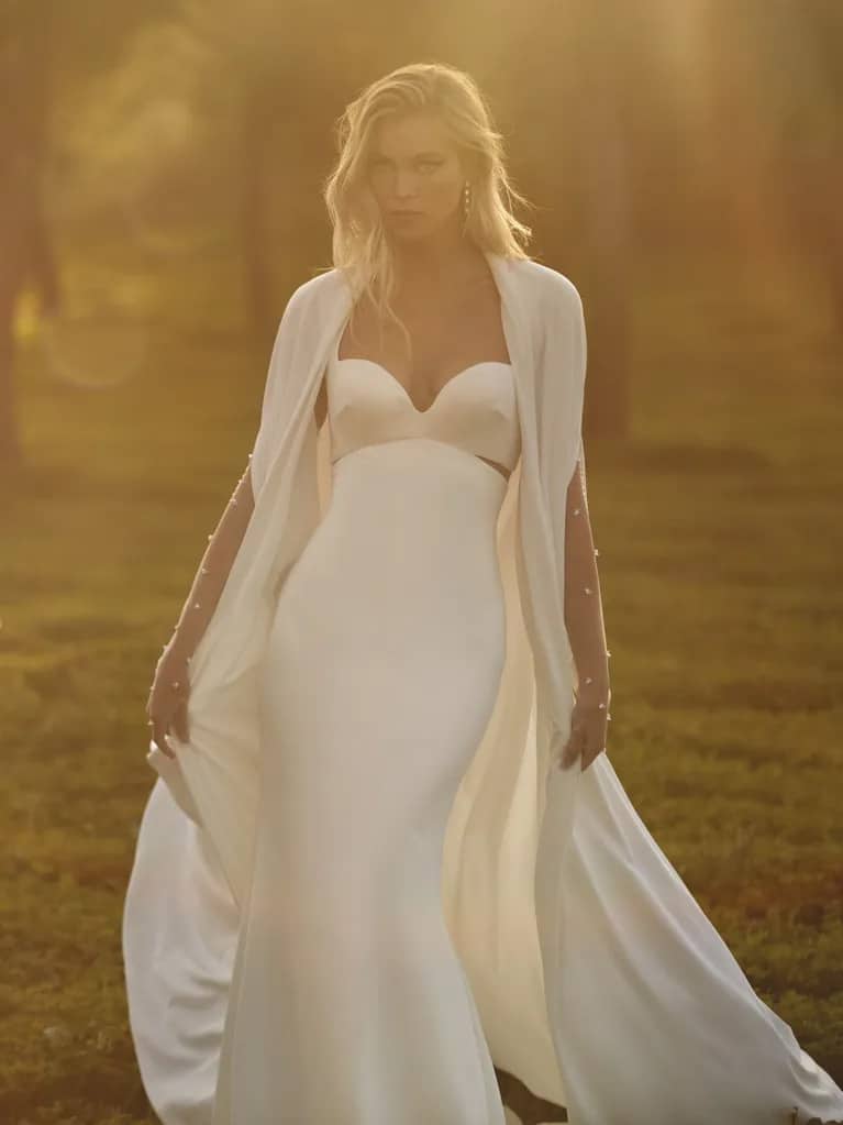 Pronovias Aman Elegant Lace Wedding Dress - Perfect for Bridal Ceremonies, Vows, and Formal Occasions