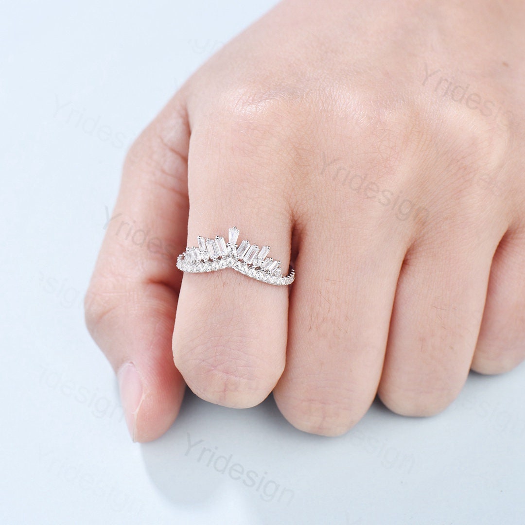 Moissanite Baguette Wedding Band - Curved Diamond Ring in White Gold, Vintage Antique Stackable Bridal Ring Set for Anniversary & Engagement - Perfect for Stacking, Bridal Jewelry & Special Occasions