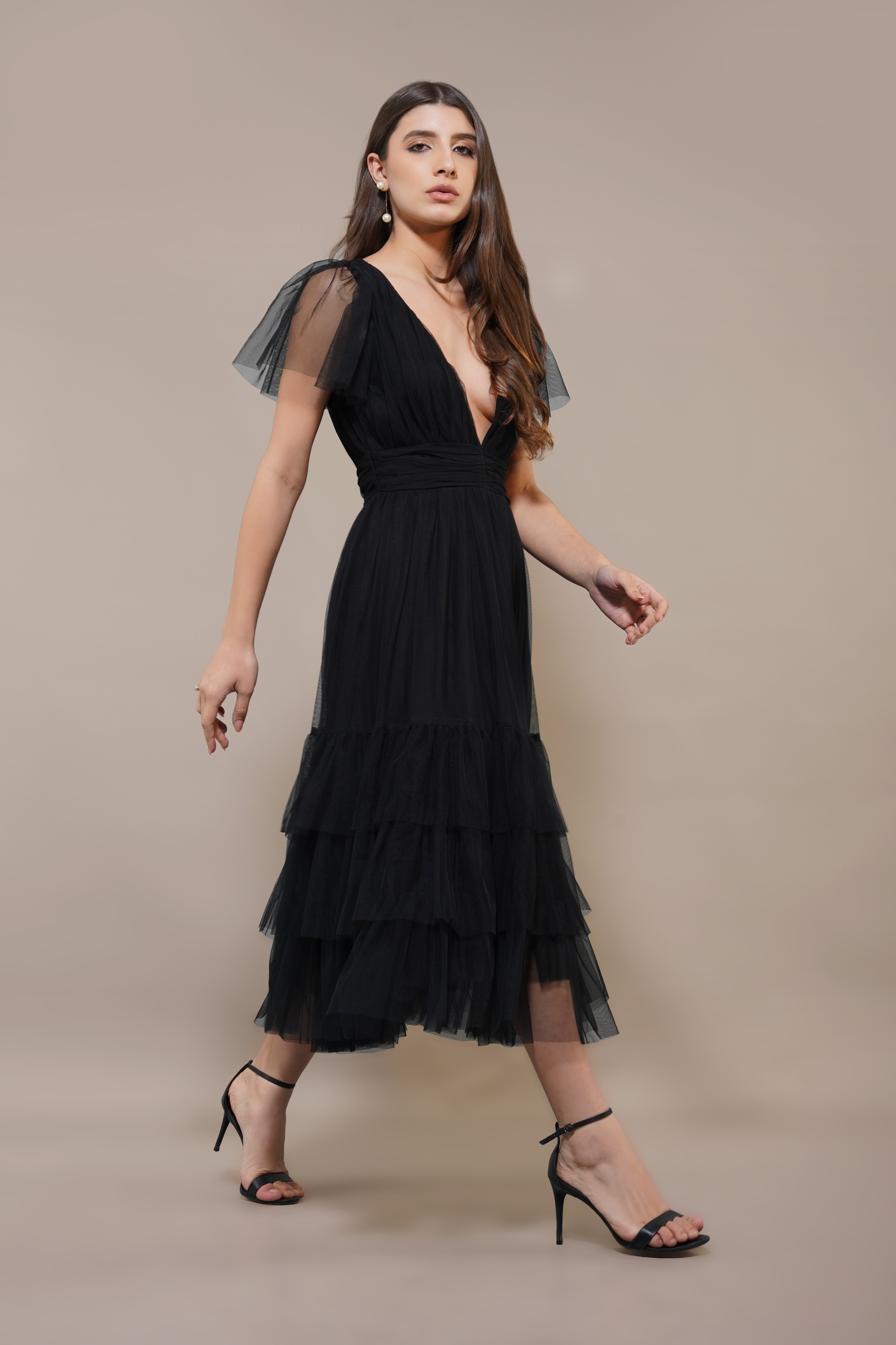 Elegant Madison Black Tulle Bridesmaid Midi Dress for Weddings, Parties & Formal Events - Flowy A-Line Skirt & Comfortable Fit
