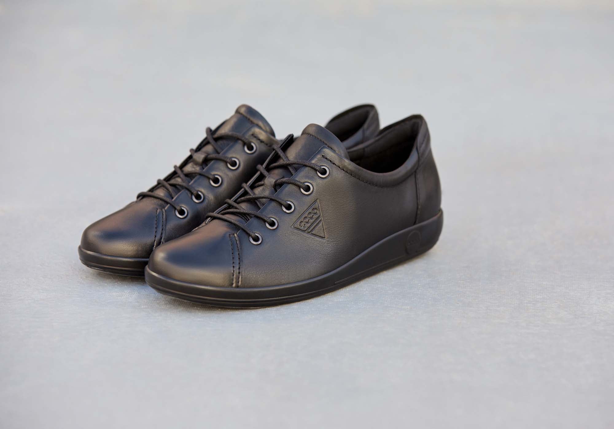 ECCO Women's Comfortable Leather Soft 2.0 Sneakers - Lightweight Walking Shoes for Women - Perfect for Work, Travel & Everyday Wear