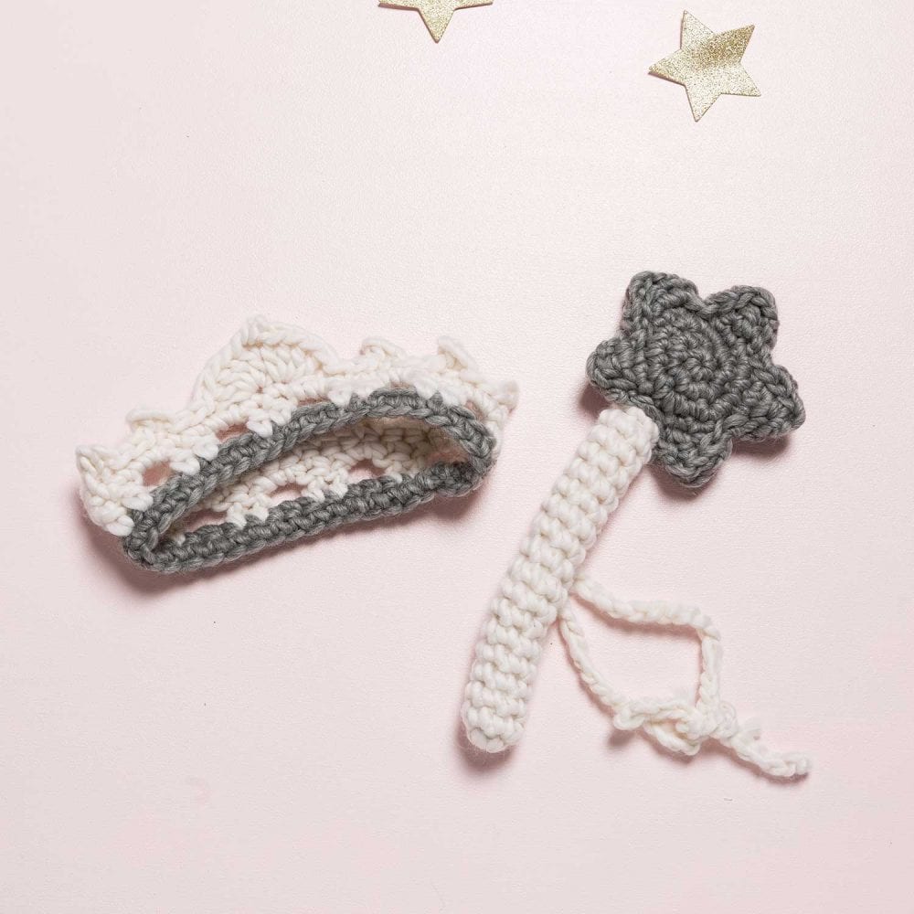 DIY Giant Winter Bunny Crochet Kit - Complete Yarn & Hook Set for Beginners - Perfect for Holiday Gifts, Home Decor & Cozy Winter Crafts