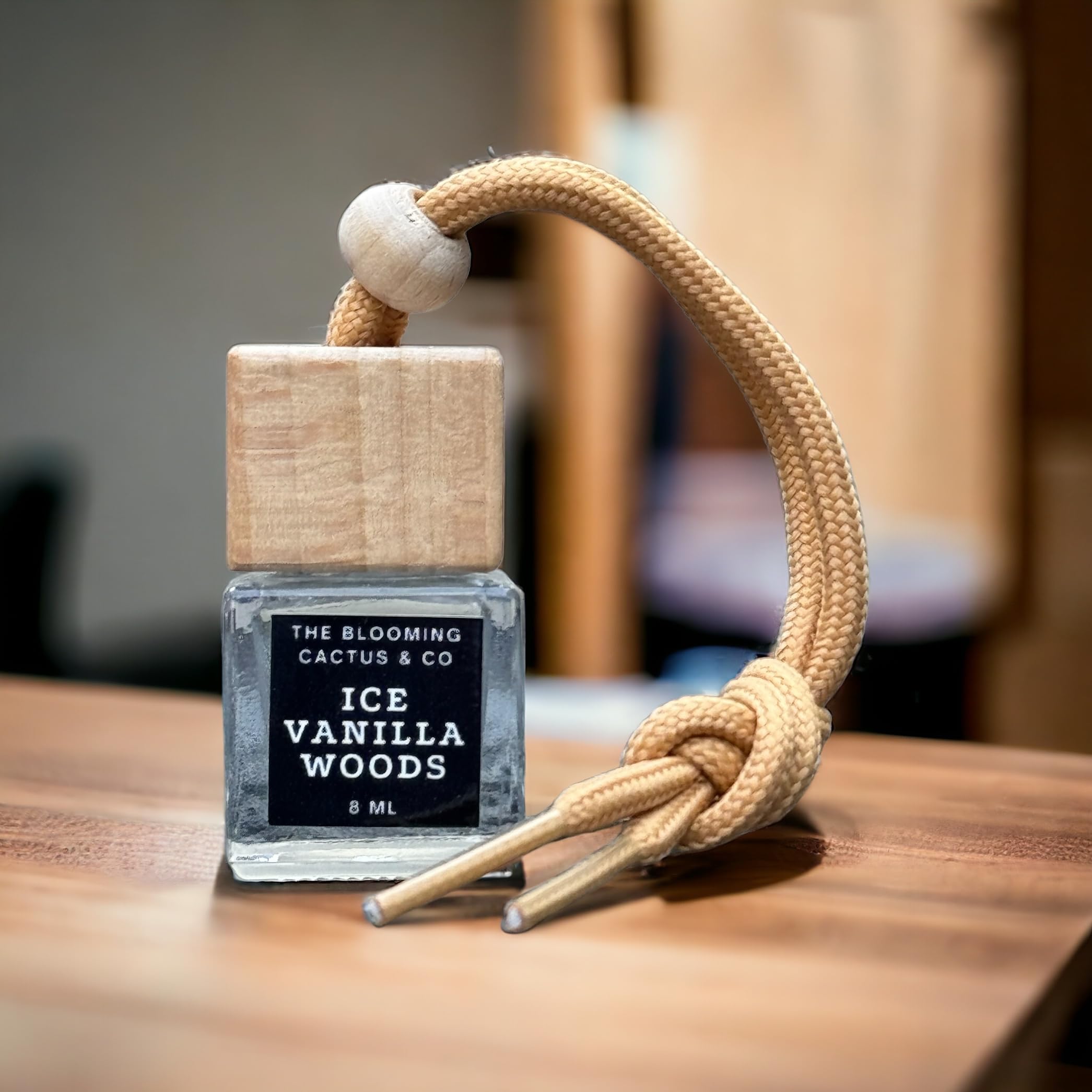 Premium Car Diffuser - Aromatic Iced Vanilla Woods Scent (8ml) | Cute Car Accessory & Small Room Diffuser | Perfect for Road Trips, Office & Home Fragrance