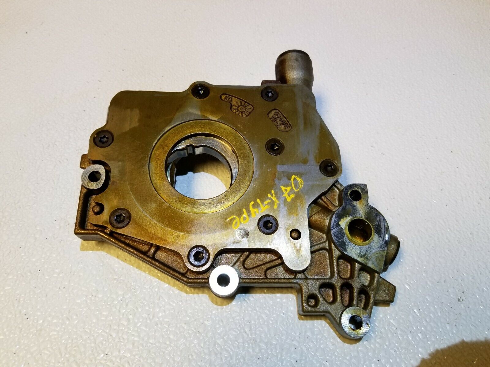 05-08 Jaguar X-Type 3.0L Engine Oil Pump OEM Replacement Part - 86K Miles - Compatible with 2005-2008 Jaguar X-Type 3.0L Models - Perfect for Engine Maintenance & Performance Upgrades