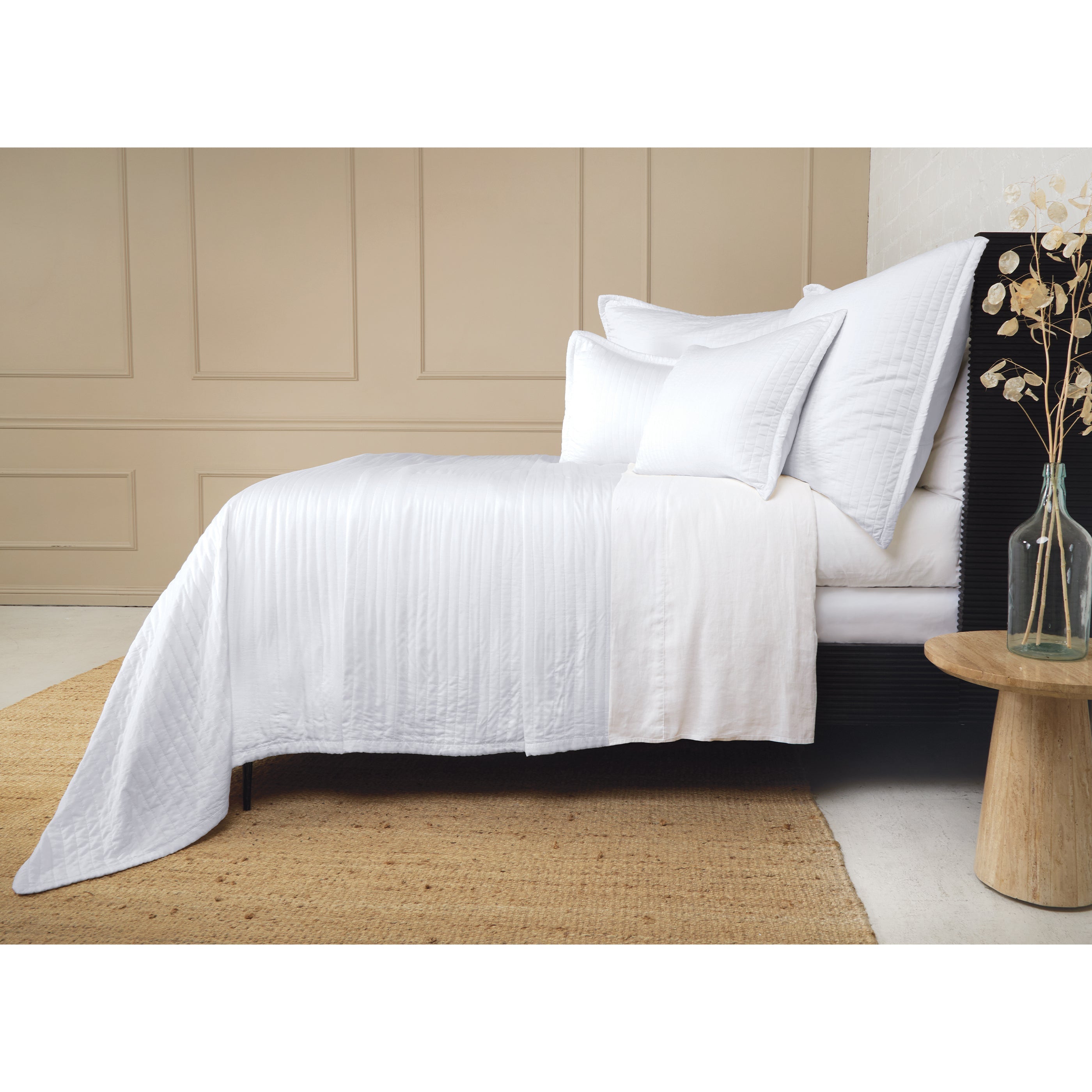 Carlyle Coverlet - Soft & Lightweight Bedspread for All Seasons | Perfect for Bedroom, Guest Room, and Dorm Decor | Cozy Home & Hotel Use
