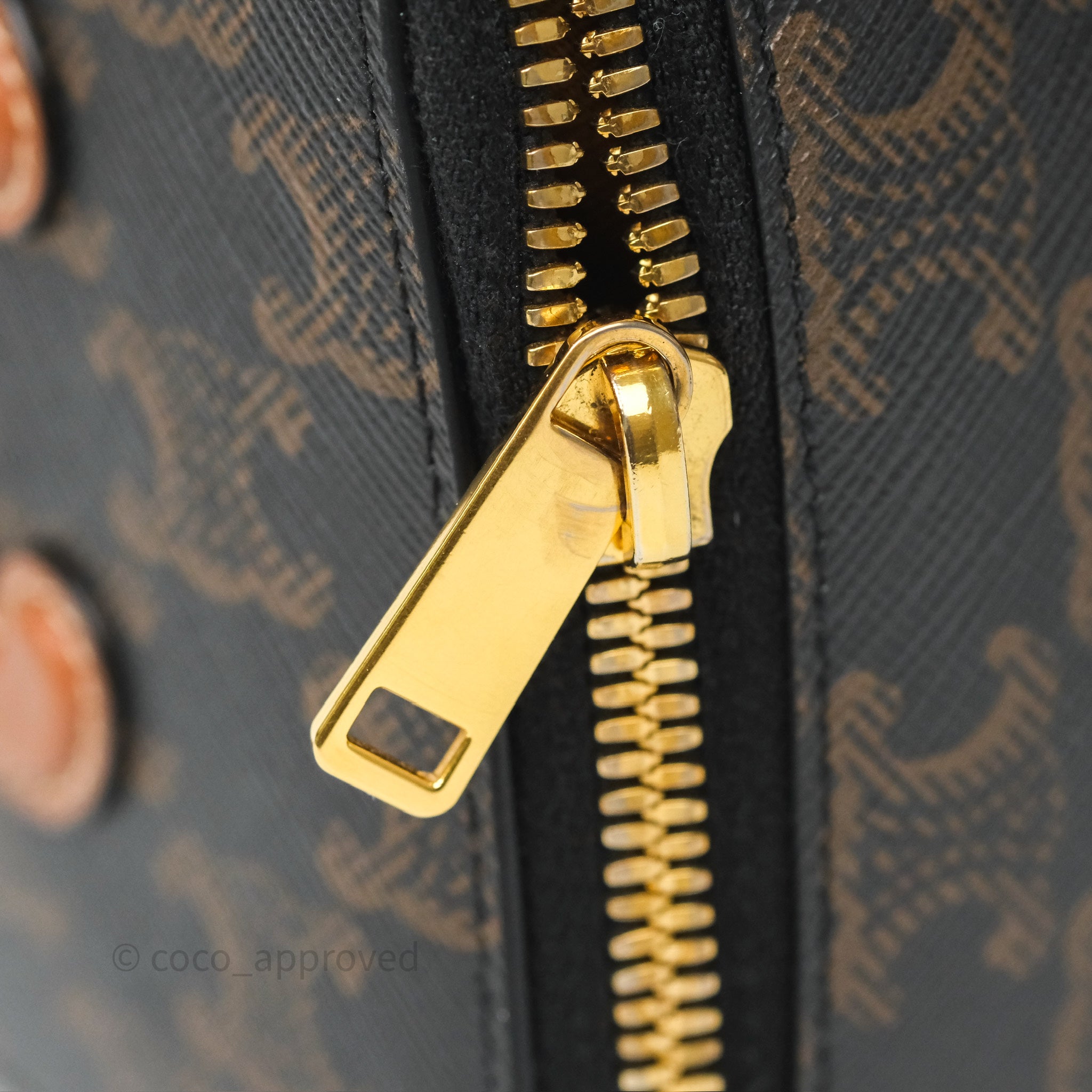 Celine Triomphe Box Bag in Tan Calfskin Leather with Chain Strap - Perfect for Everyday Use, Work & Evening Events