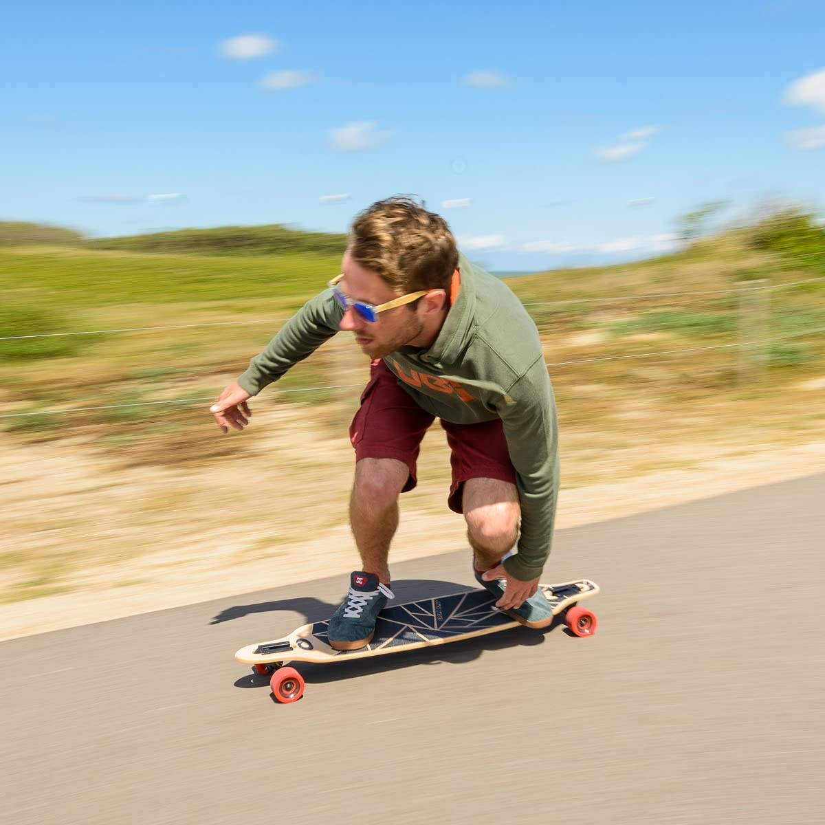 **Osprey 39-inch Twin Tip Longboard Skateboard – Canadian Maple Deck, Complete Setup for Adults, Kids & Beginners – Multiple Colors – Perfect for Cruising, Commuting & Downhill Riding**