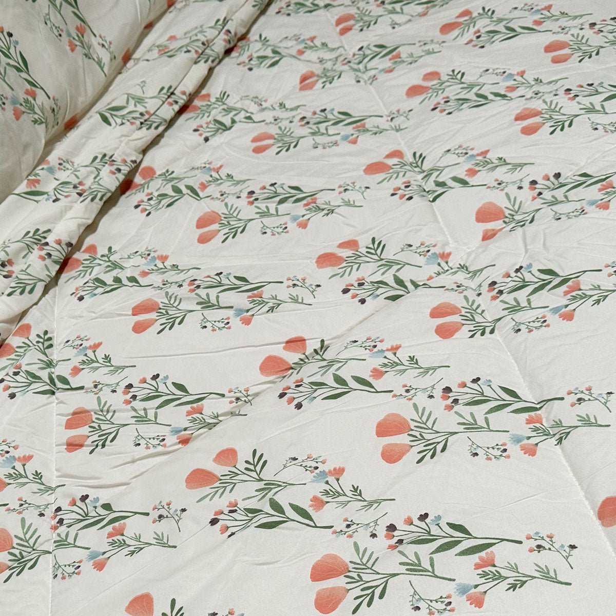 Hotel Living 3-Piece Lightweight Comforter Set Queen/King Size - Corbett Floral Coral Design | Perfect for Bedroom Decor, Guest Rooms & Cozy Home Styling