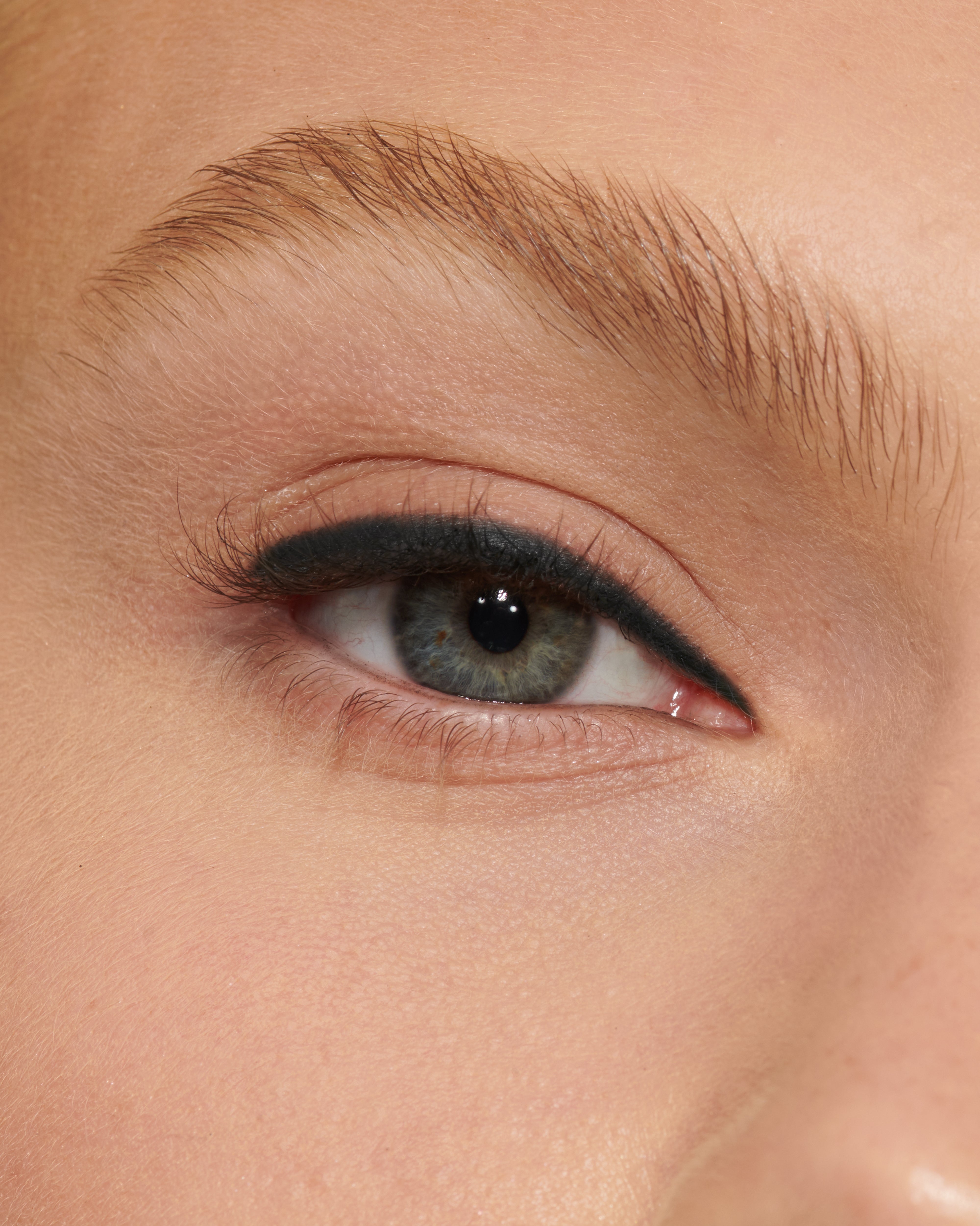 Cinder Smoke Seamless Glide Eye Pencil - Long Lasting Waterproof Eyeliner for Smoky Eyes - Perfect for Day to Night Makeup Looks