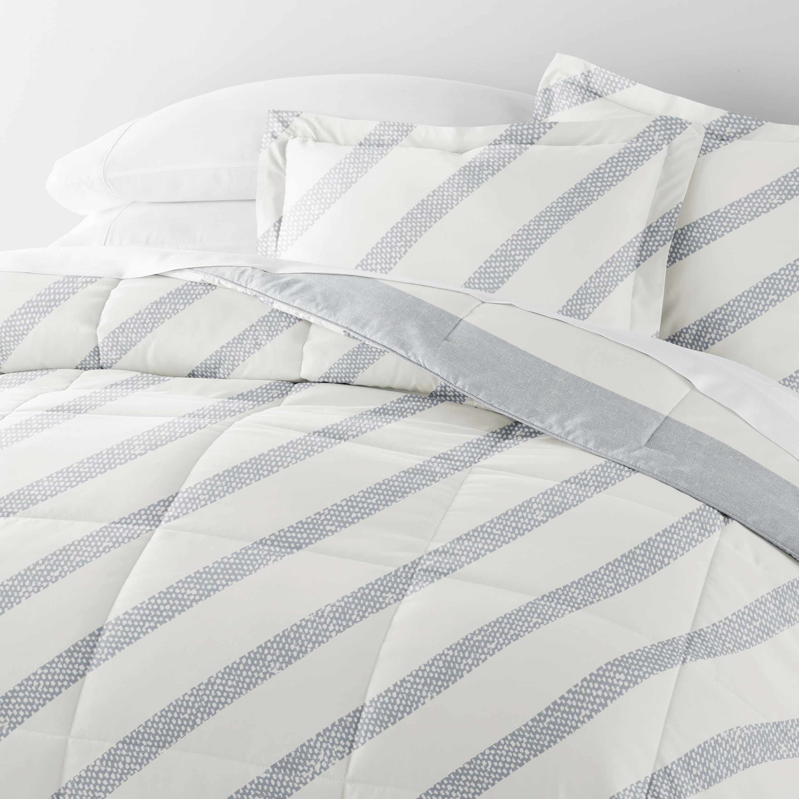 Luxury Reversible King Size Comforter Set (3 Piece) - Soft & Lightweight Down Alternative Bedding - Includes King Comforter & 2 Pillow Shams - Perfect for Master Bedroom, Guest Room & Cozy Home Decor