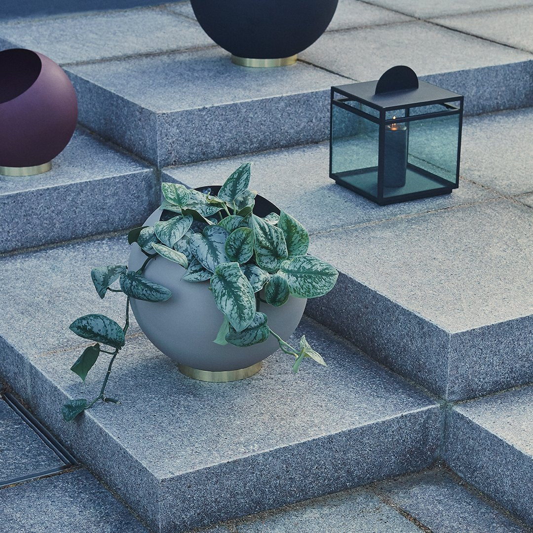 Globe Flower Pot - Decorative Ceramic Planter for Indoor & Outdoor Plants - Perfect for Home, Office, and Garden Decor