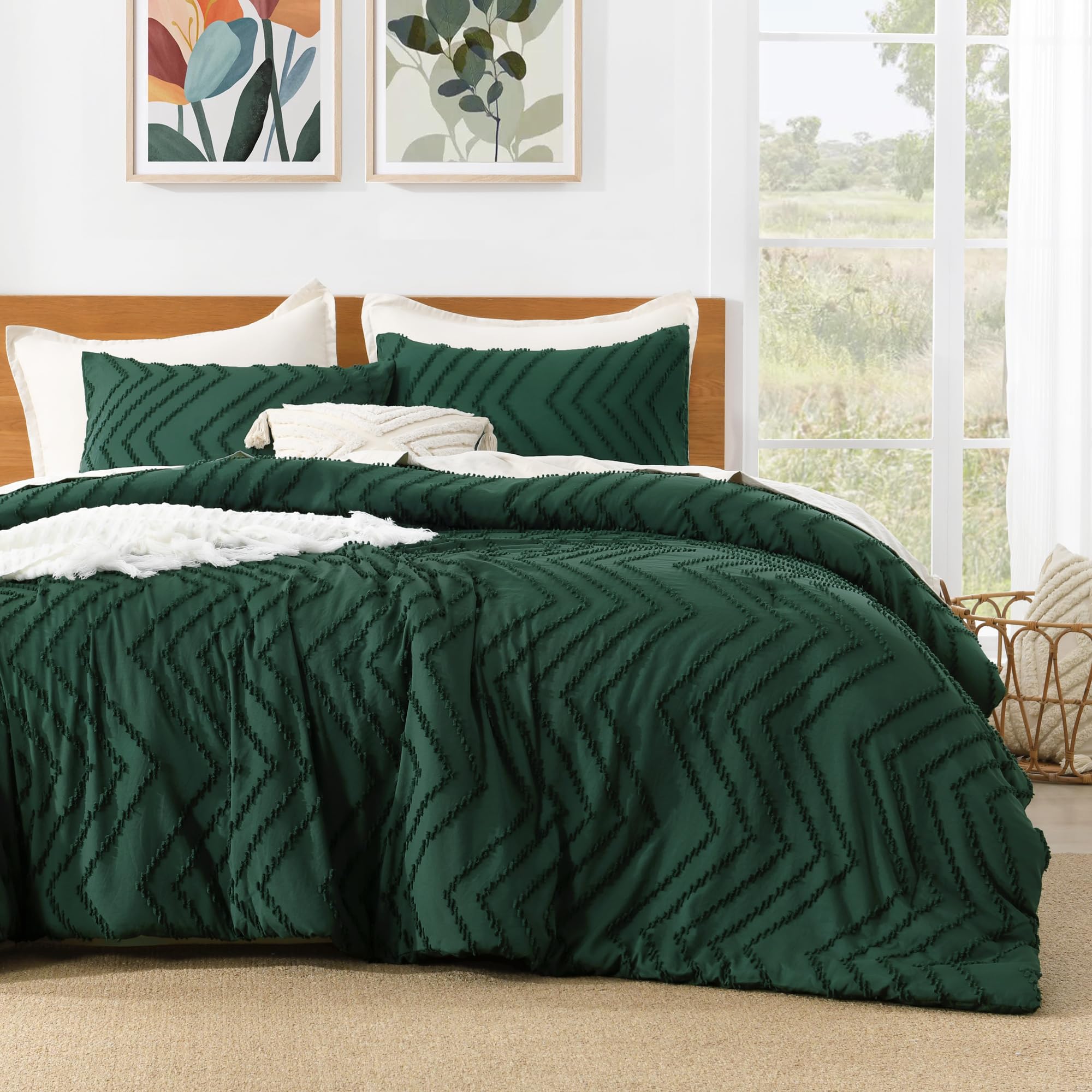 Litanika King Size Comforter Set - Dark Emerald Green 3 Piece Lightweight Down Alternative Bedding, Tufted Fluffy Comforter for All Seasons | Perfect for Master Bedroom, Guest Room & Gift Giving