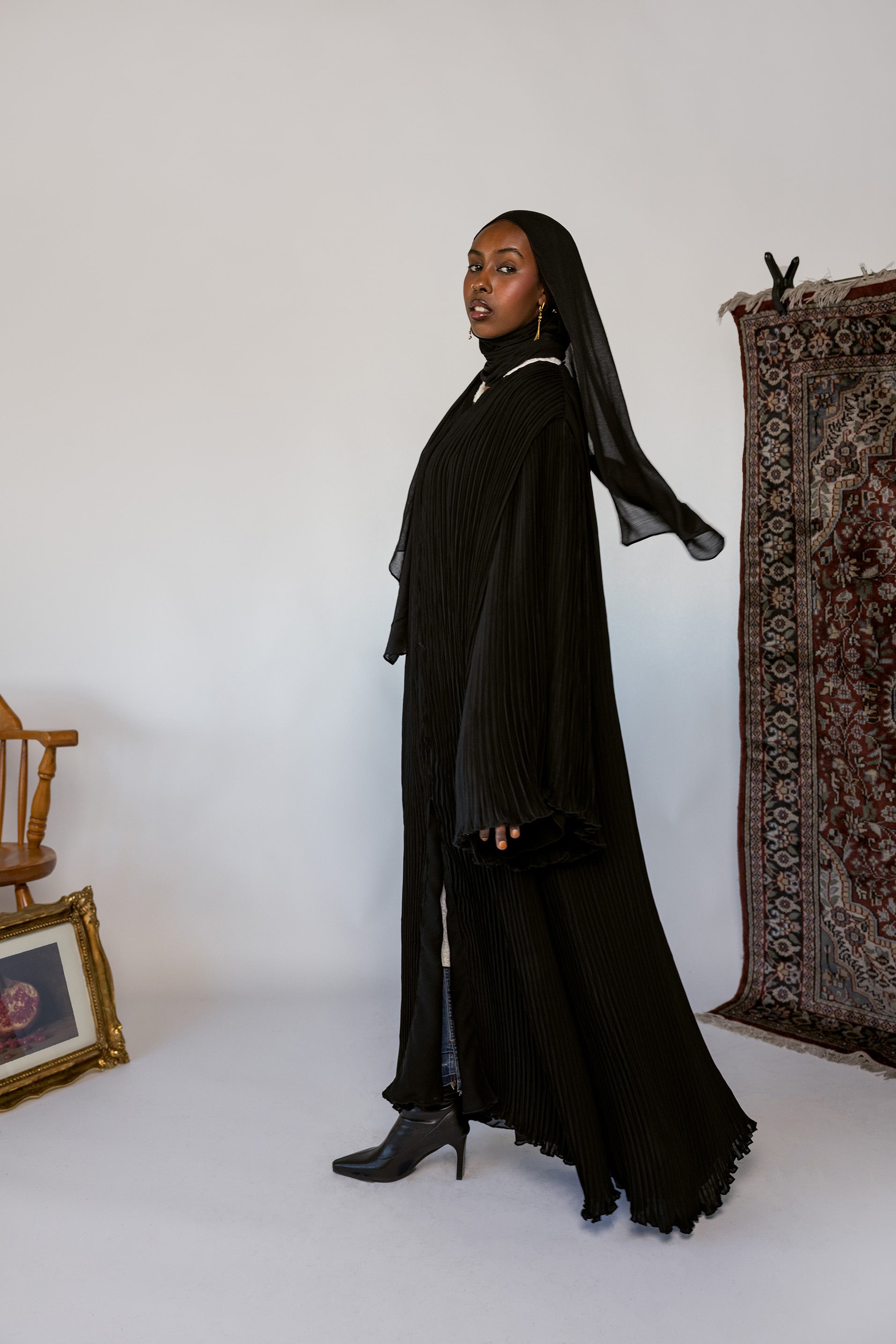 Elegant Black Pleated Abaya for Women - Modest Islamic Dress for Prayer, Mosque & Special Occasions
