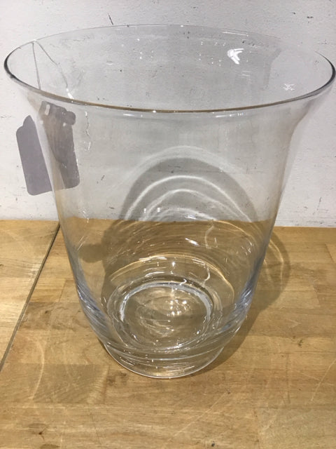 7-Inch Glass Hurricane Vase for Candles - Elegant Centerpiece for Weddings, Home Decor, and Table Settings