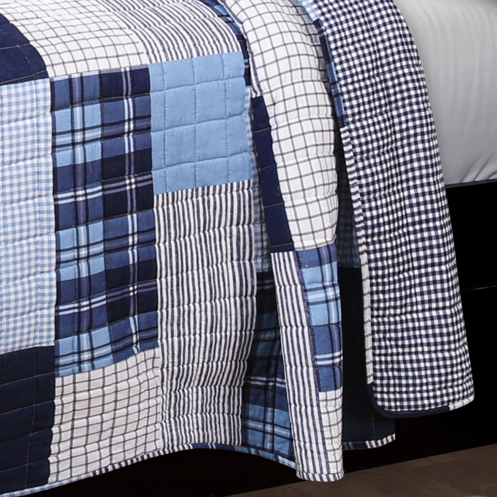 Greenville 3-Piece Quilt Set - Queen Size Bedding with Matching Pillow Shams - Perfect for Cozy Bedrooms & Guest Rooms