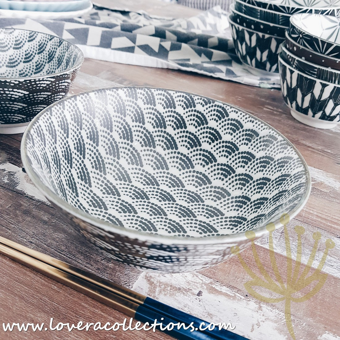 Awasaka Black & White Modern Waves Dinnerware Set - 16-Piece Porcelain Plates & Bowls for Stylish Dining - Perfect for Dinner Parties, Restaurant-Style Meals & Home Decor